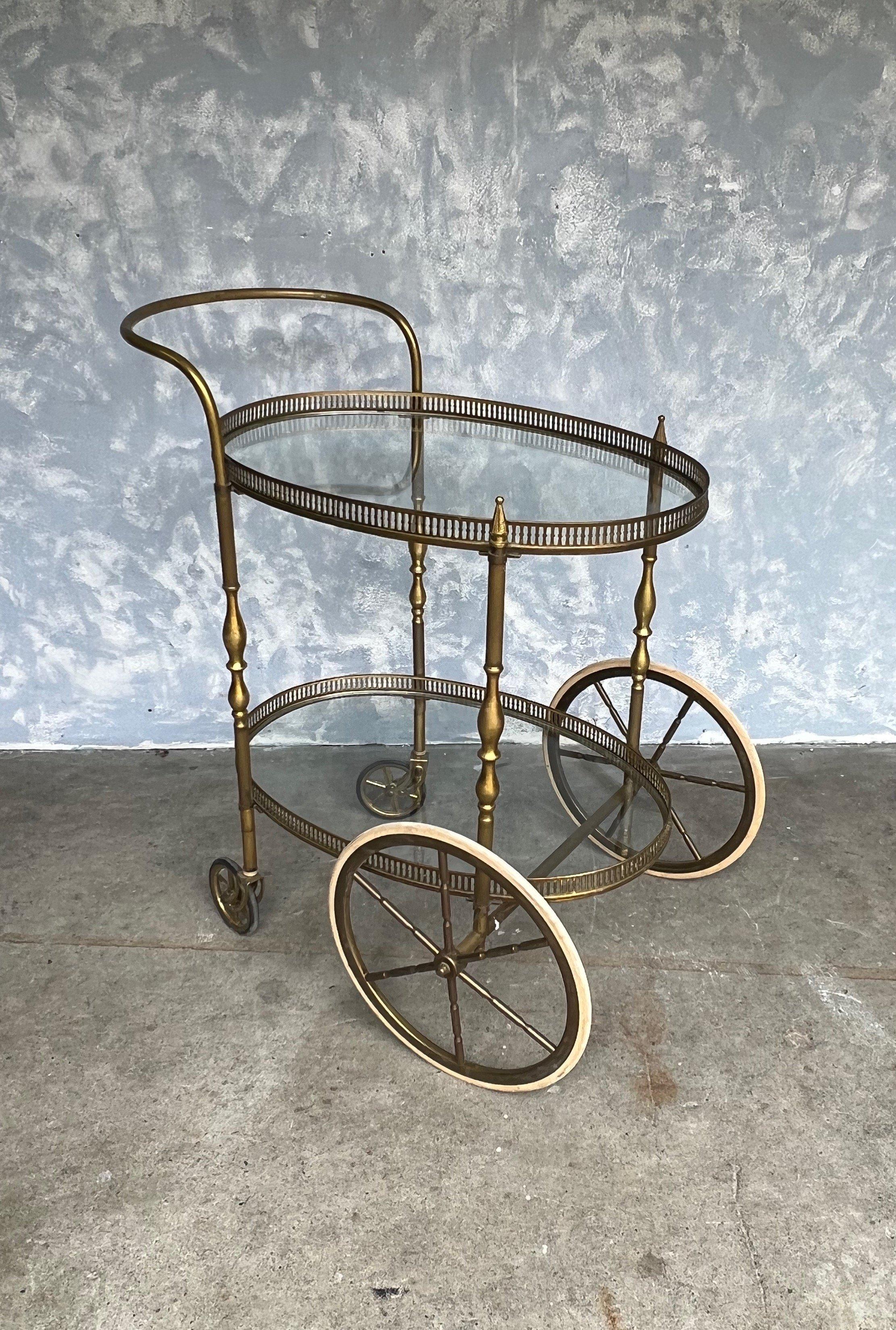French Neoclassical Style Brass and Glass Bar Cart In Good Condition For Sale In Buchanan, NY