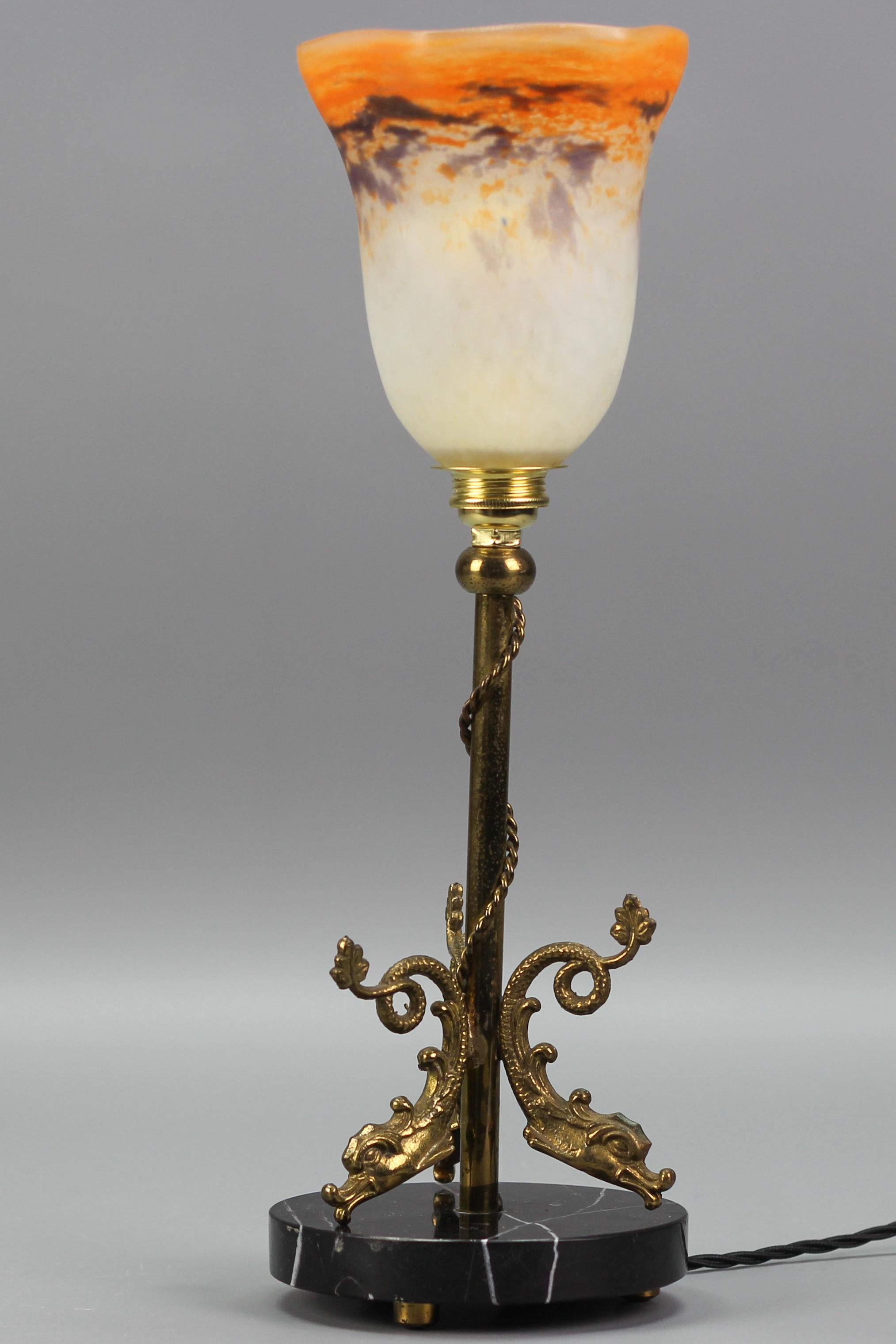 French Neoclassical Style Brass and Marble Table Lamp with Dolphins, 1950s For Sale 16