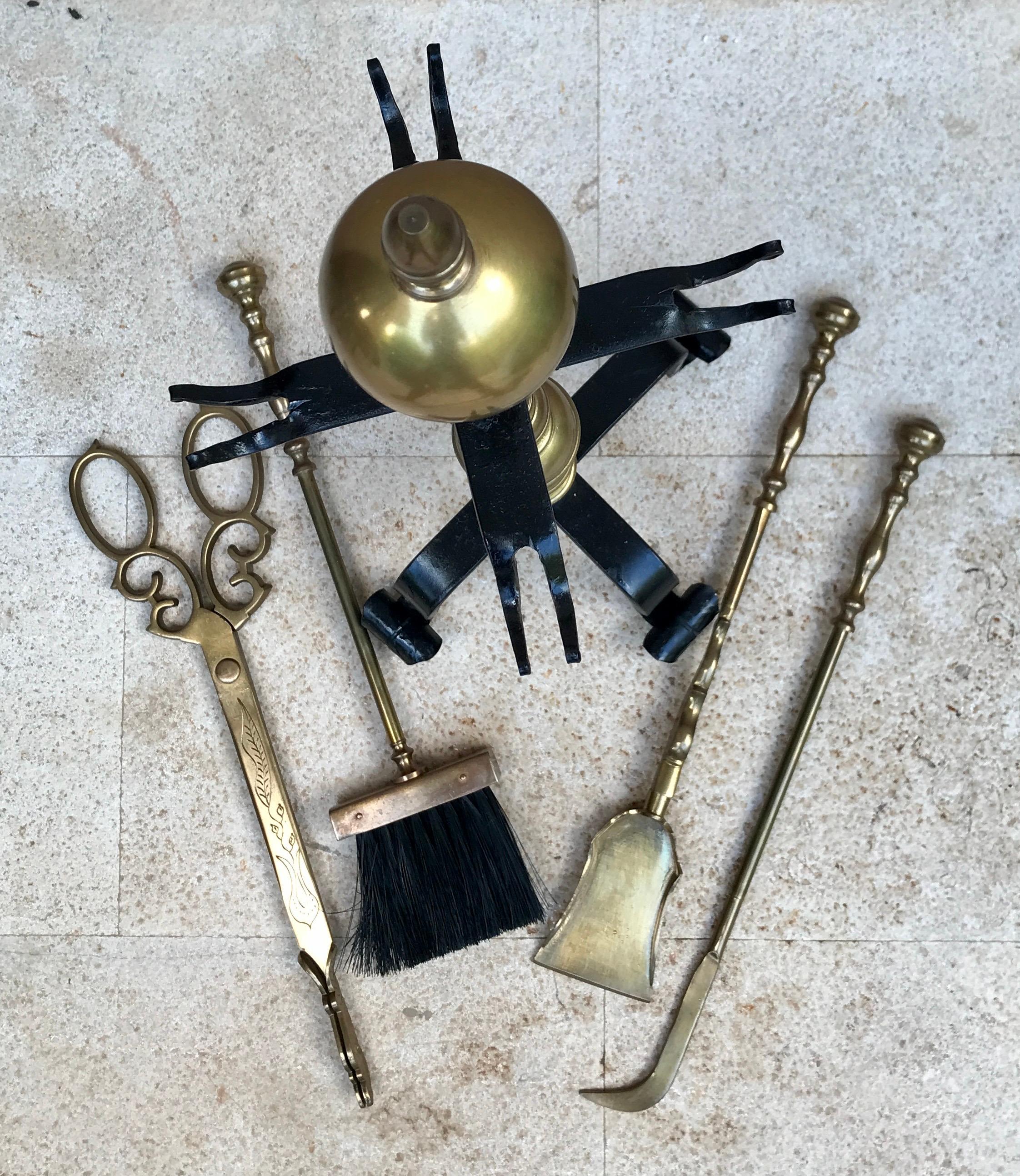 Mid-Century Modern French Neoclassical Style Brass Fireplace Tools, 1970s, Set of 5 For Sale