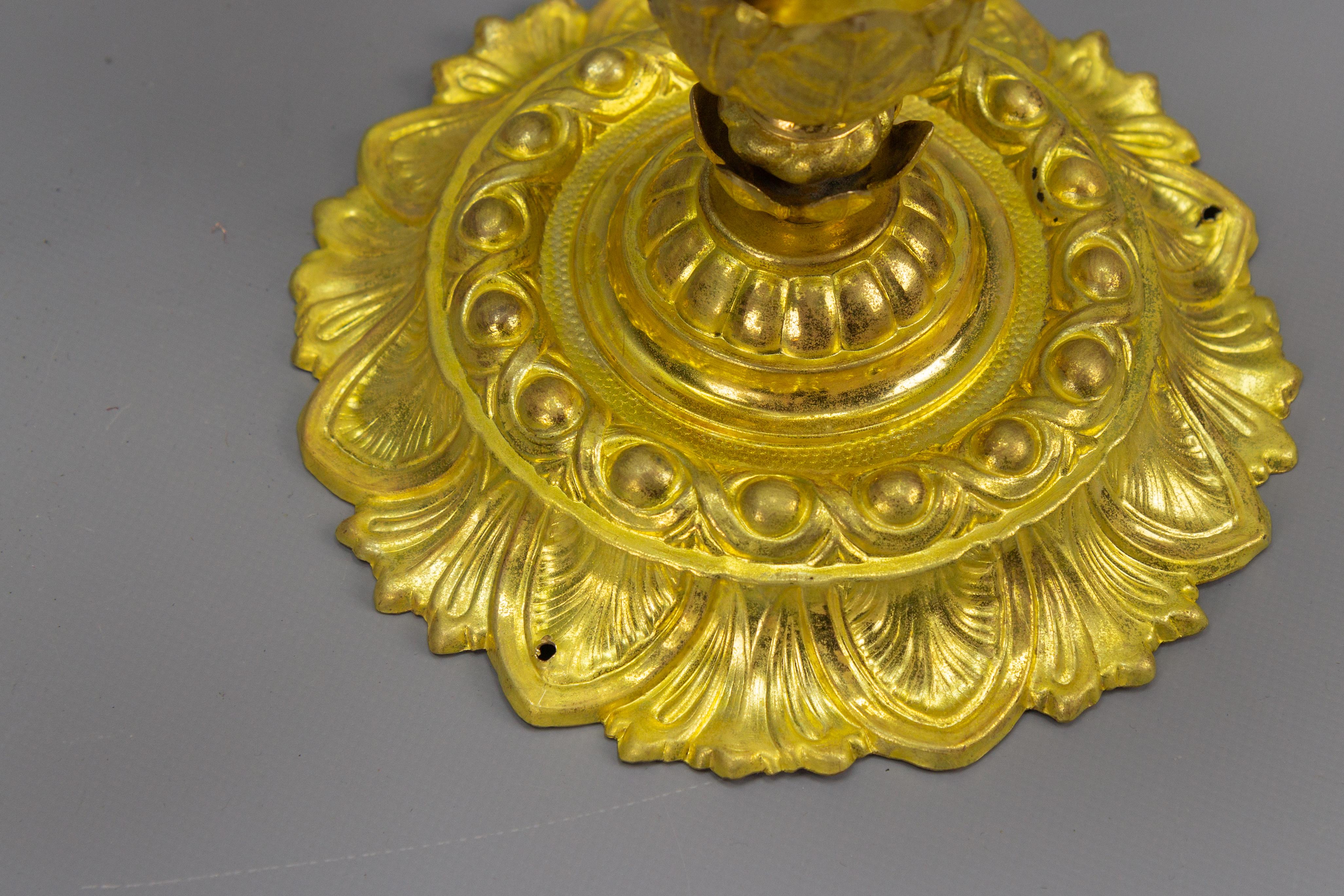 French Neoclassical Style Bronze and Glass Ceiling Light Fixture, 1920s For Sale 11