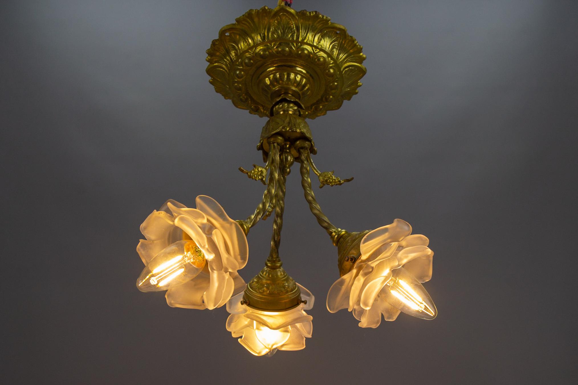 French Neoclassical Style Bronze and Glass Ceiling Light Fixture, 1920s For Sale 1