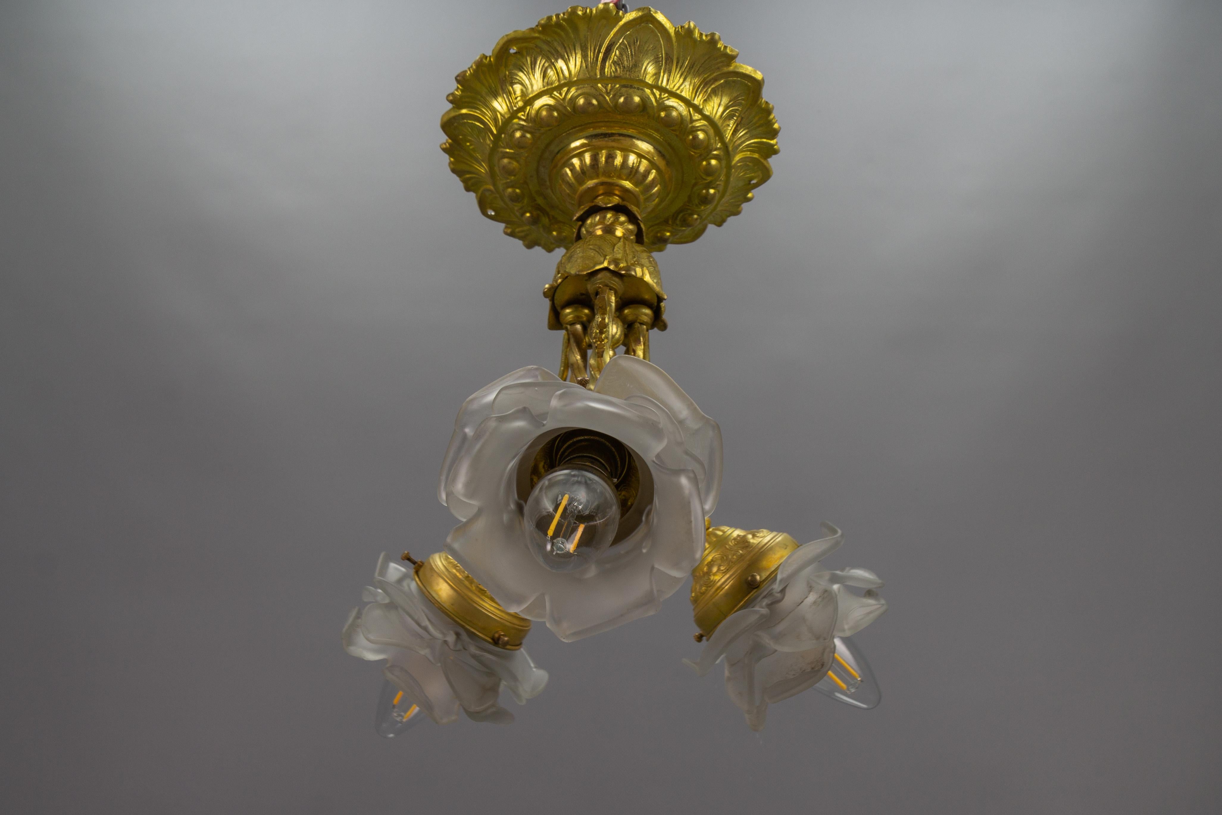 French Neoclassical Style Bronze and Glass Ceiling Light Fixture, 1920s For Sale 2