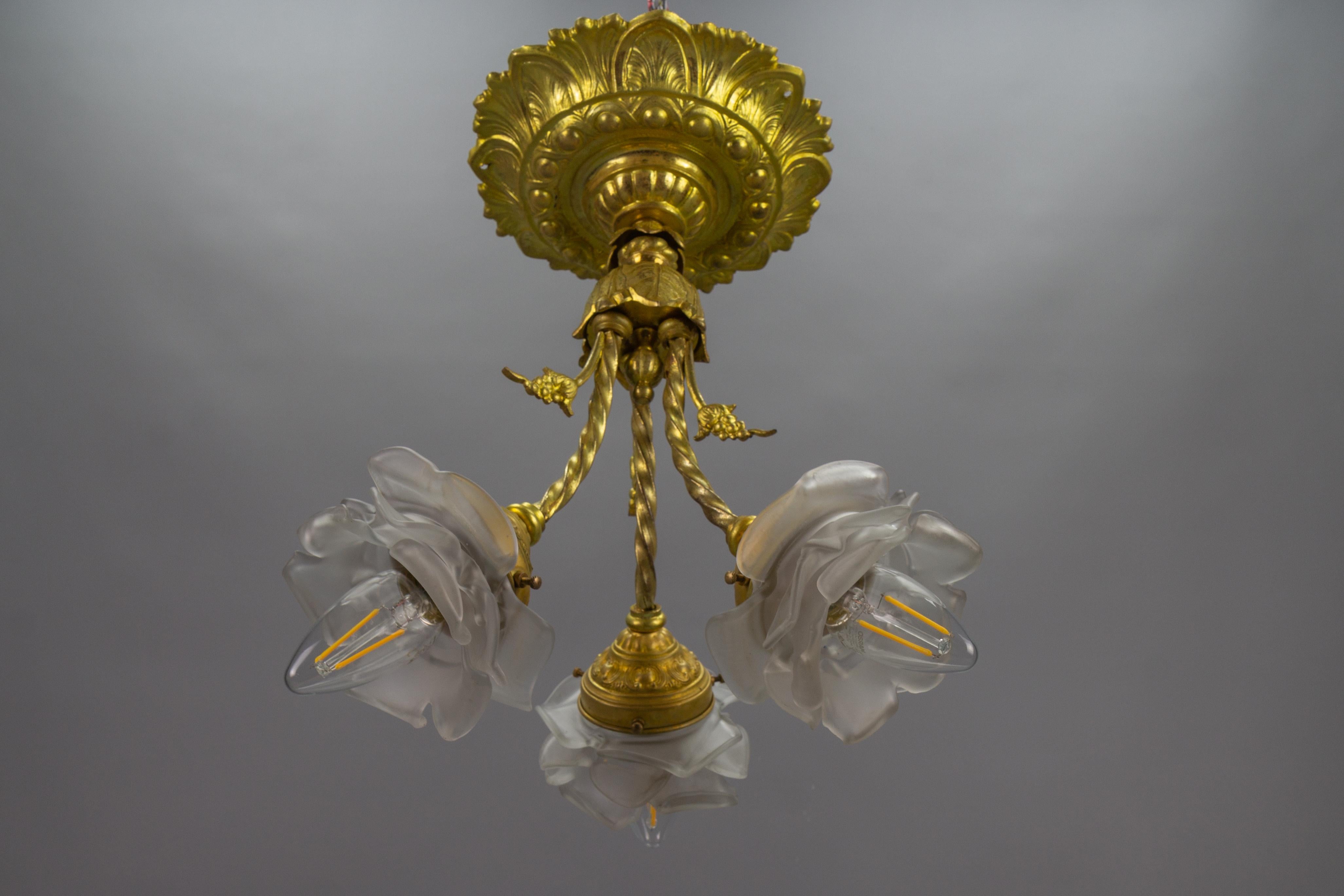 French Neoclassical Style Bronze and Glass Ceiling Light Fixture, 1920s For Sale 3