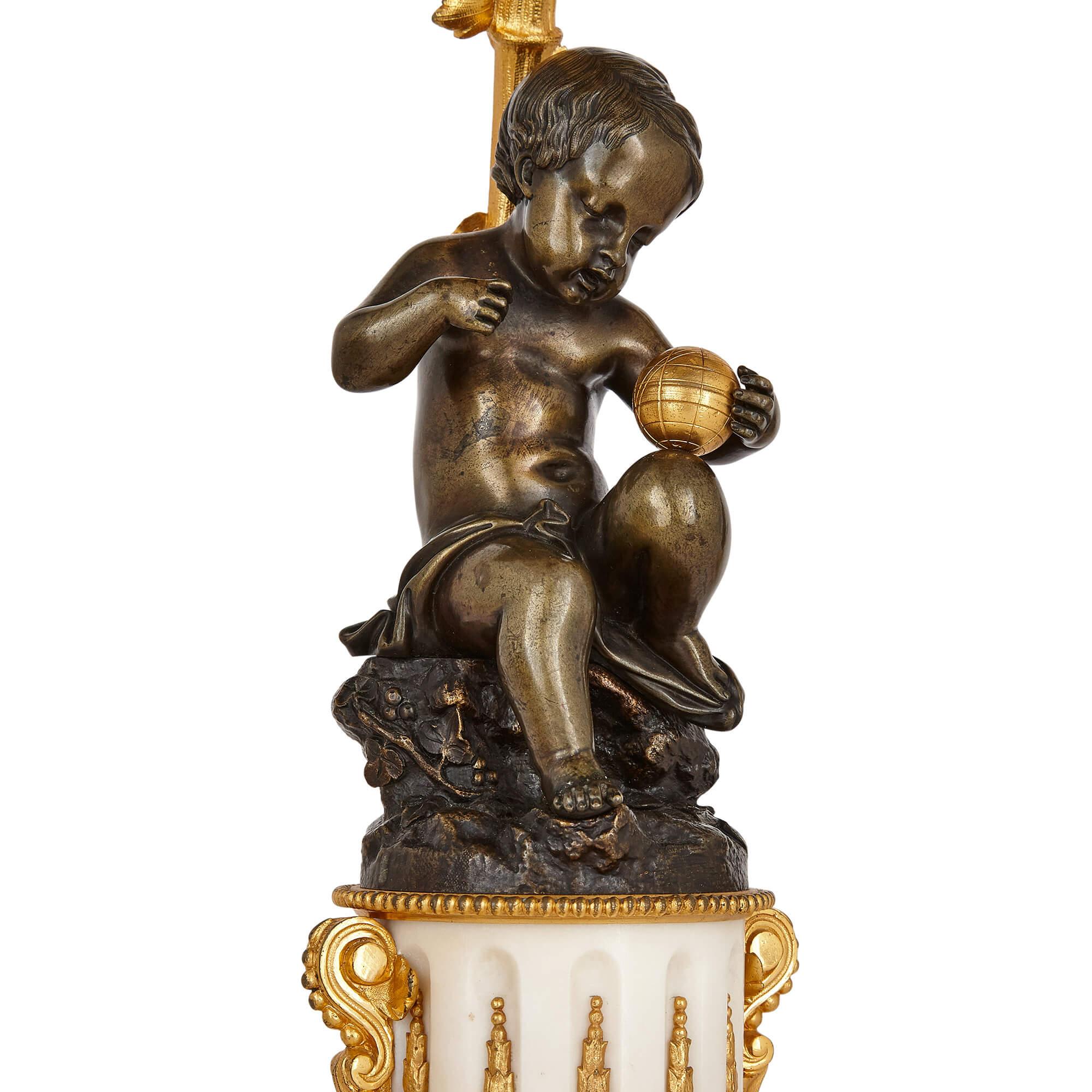 Dreiteiliges Uhrenset aus Bronze und Marmor im neoklassischen Stil, Neoklassizismus im Angebot 1