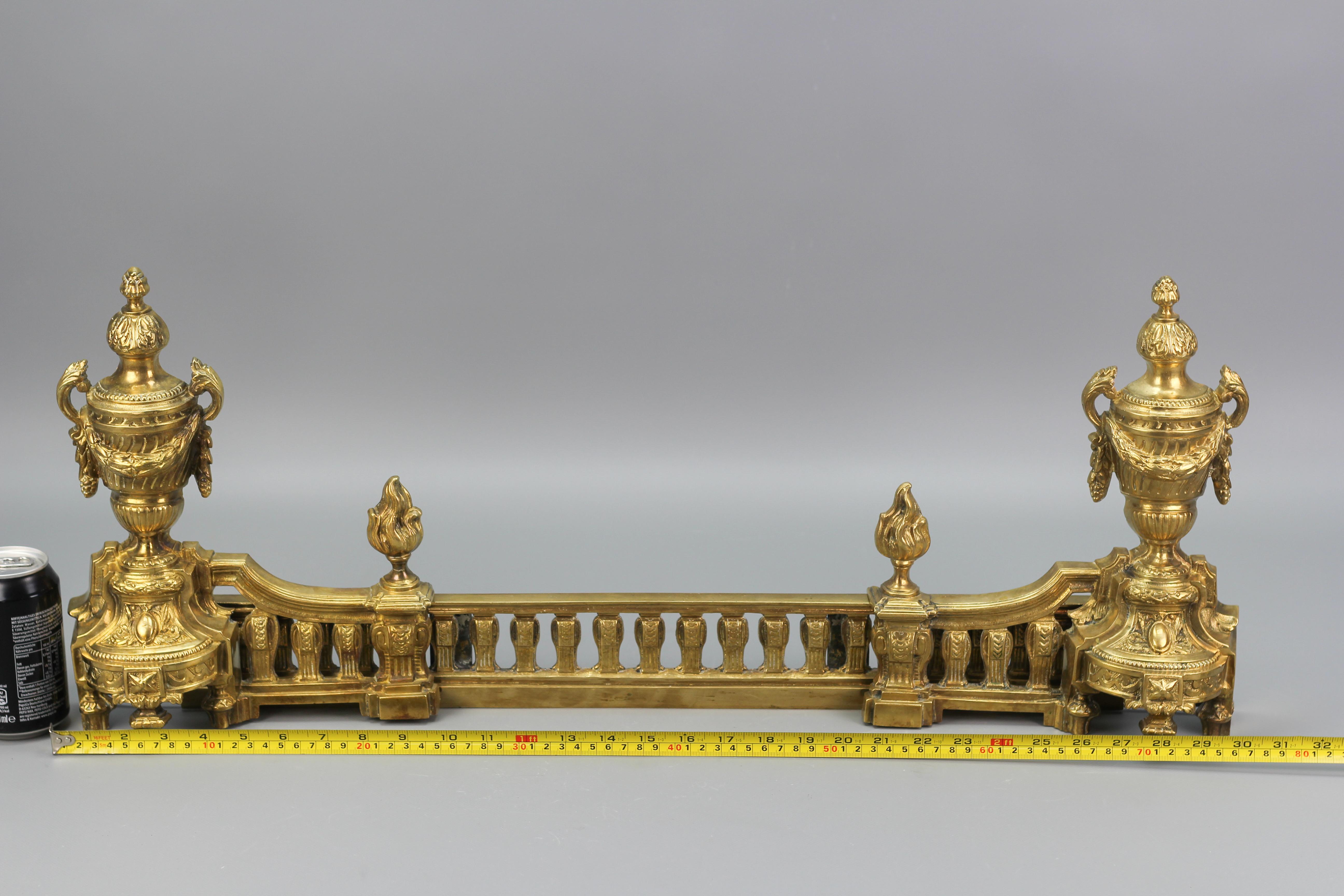 French Neoclassical Style Bronze Fireplace Fender Set, Late 19th Century For Sale 17