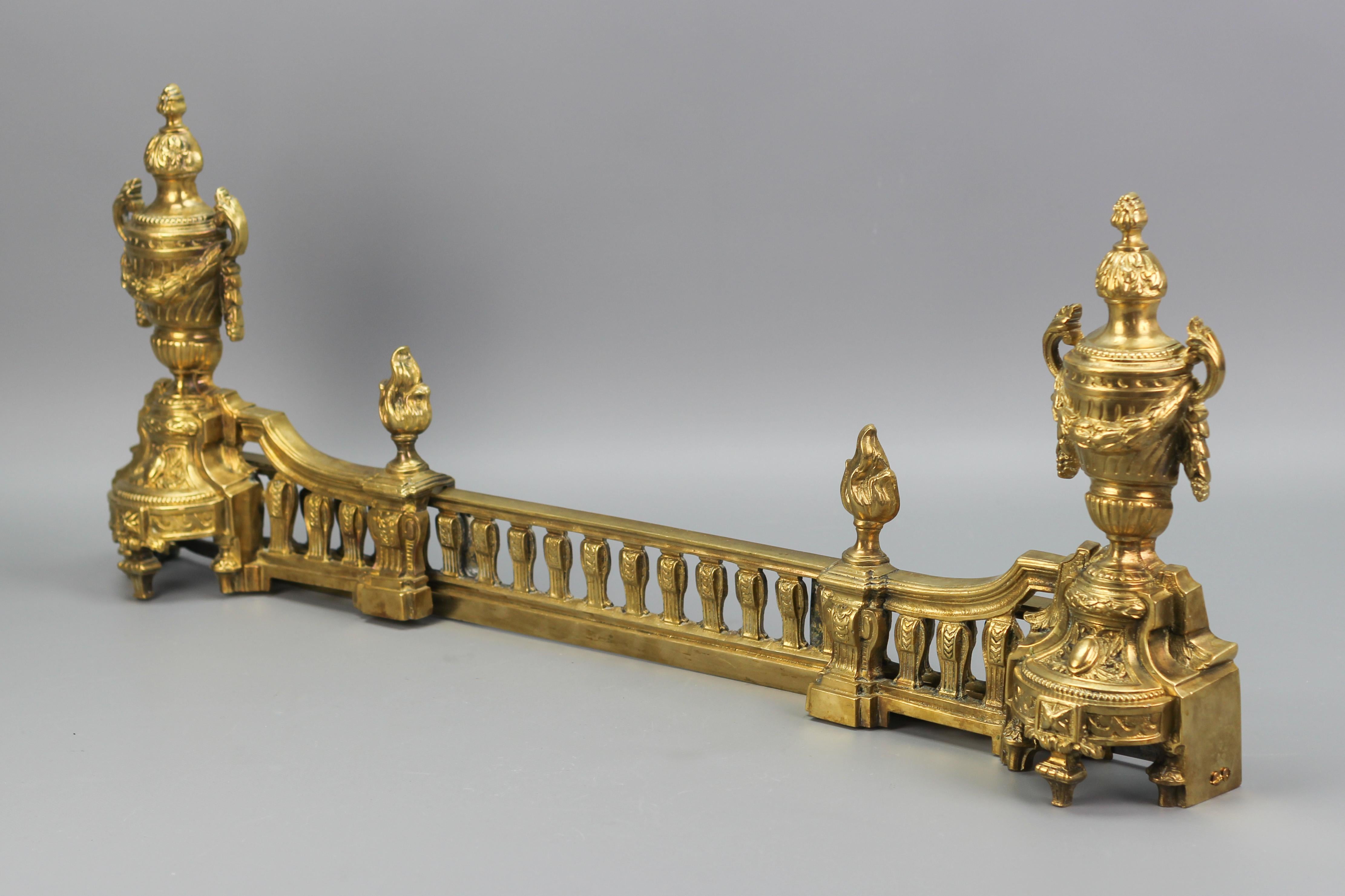 French Neoclassical Style Bronze Fireplace Fender Set, Late 19th Century For Sale 4