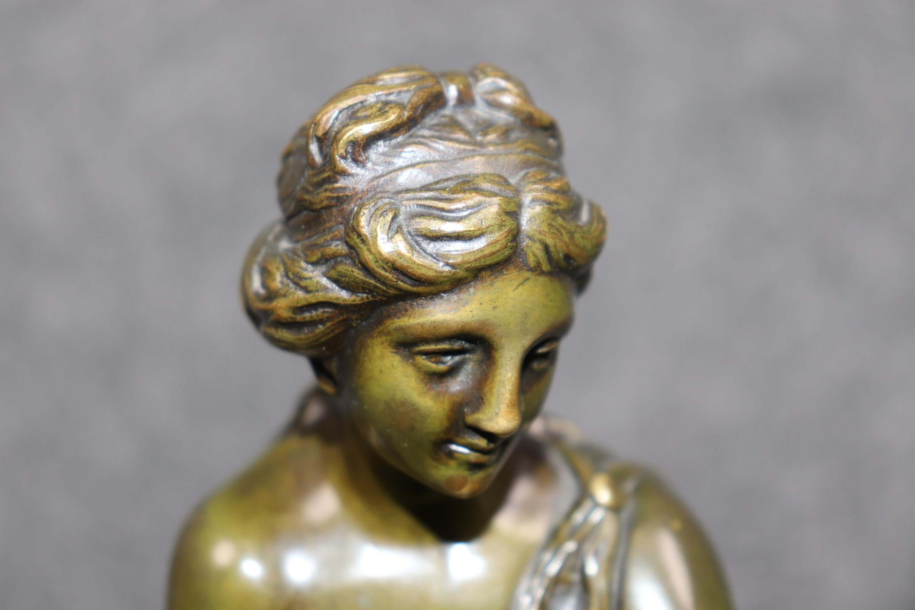 Calco Bronzo francese in stile neoclassico di una donna firmata Samson in vendita