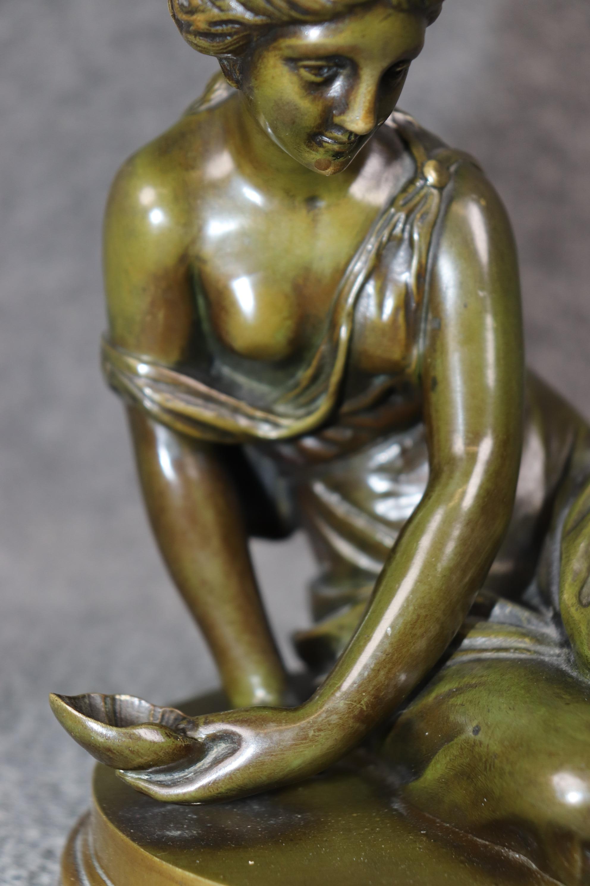 Bronzo francese in stile neoclassico di una donna firmata Samson In condizioni buone in vendita a Swedesboro, NJ