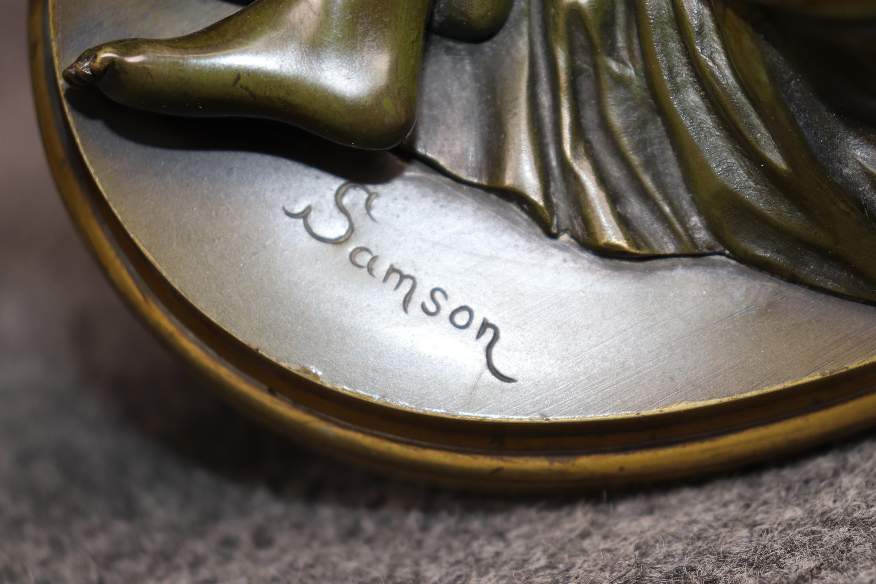 Bronzo francese in stile neoclassico di una donna firmata Samson in vendita 2
