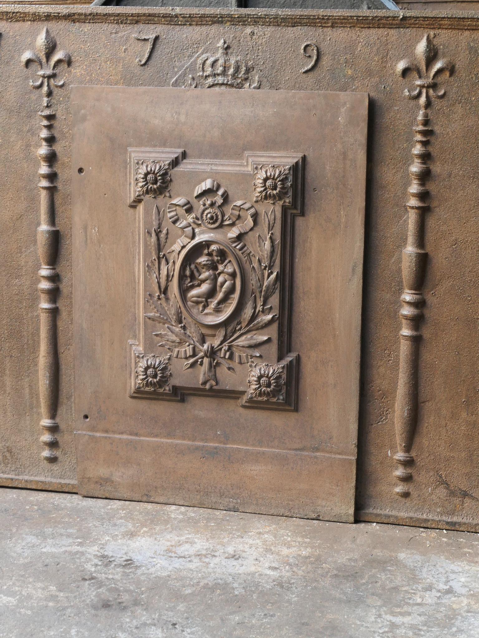 Calco Cupidi con decorazioni' in stile neoclassico francese in vendita