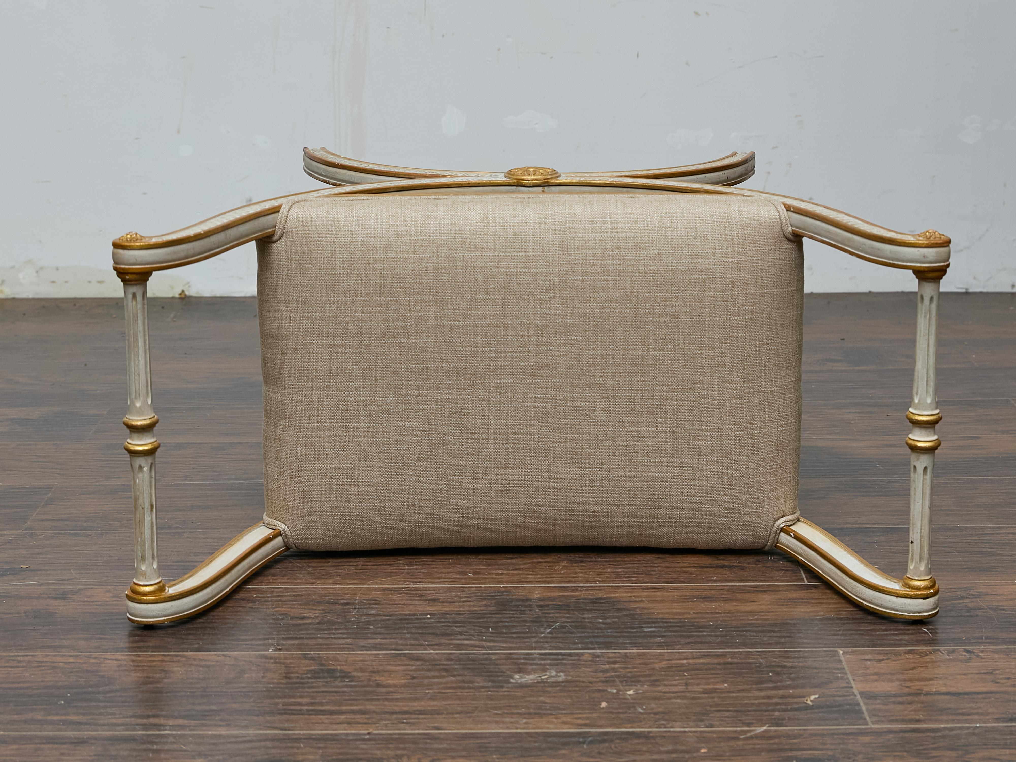 Sgabello francese in stile neoclassico Curule, legno dorato e sedile imbottito in vendita 1