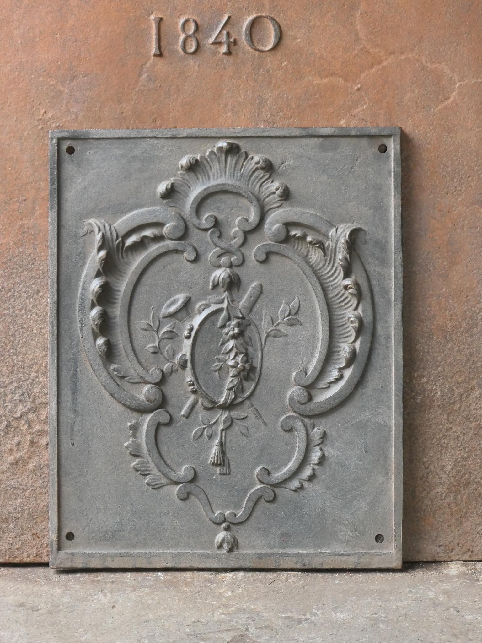 French Neoclassical Style 'Decorative' Fireback In Good Condition In Amerongen, NL