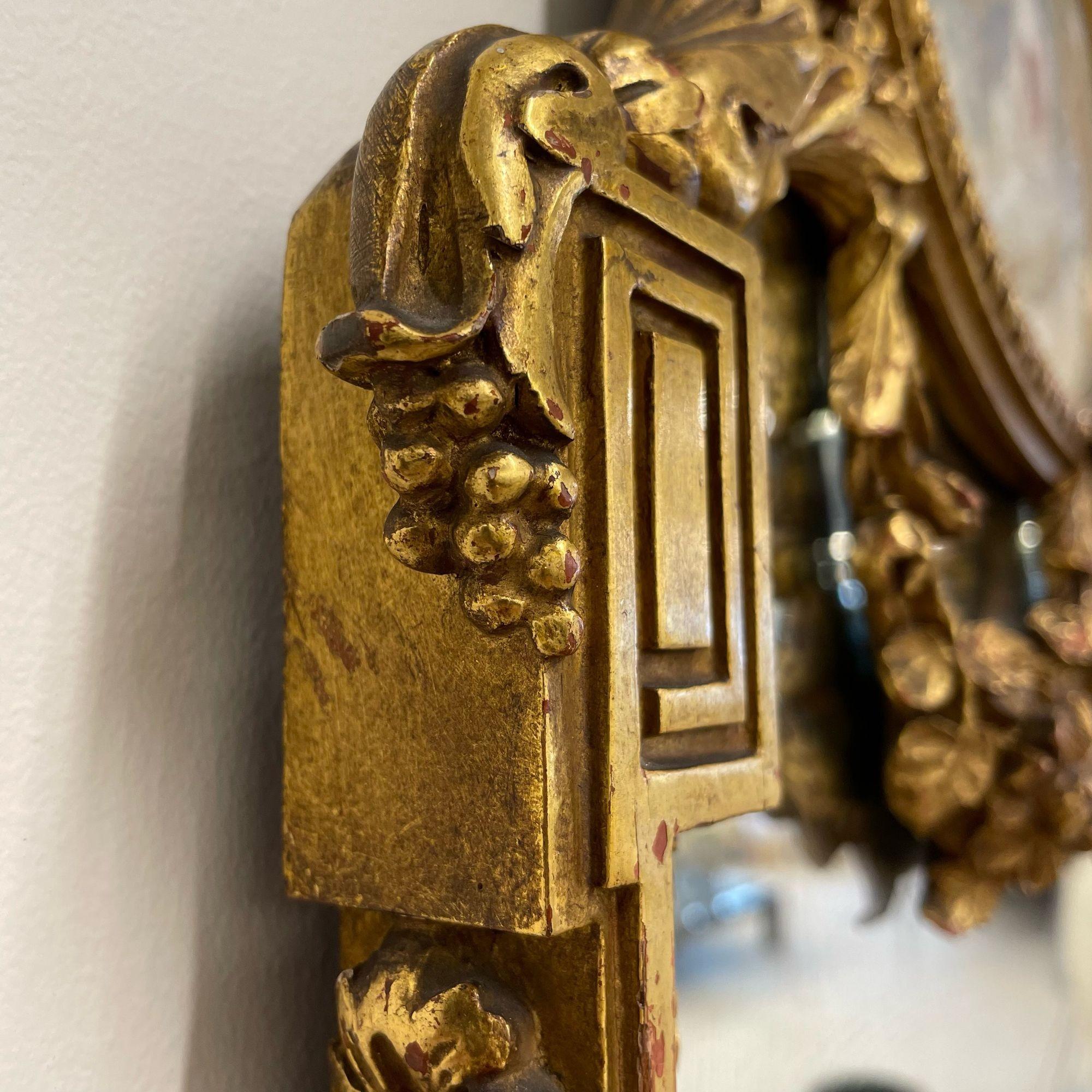 Miroir mural/console en bois doré de style néoclassique français avec œuvre d'art ovale en vente 1