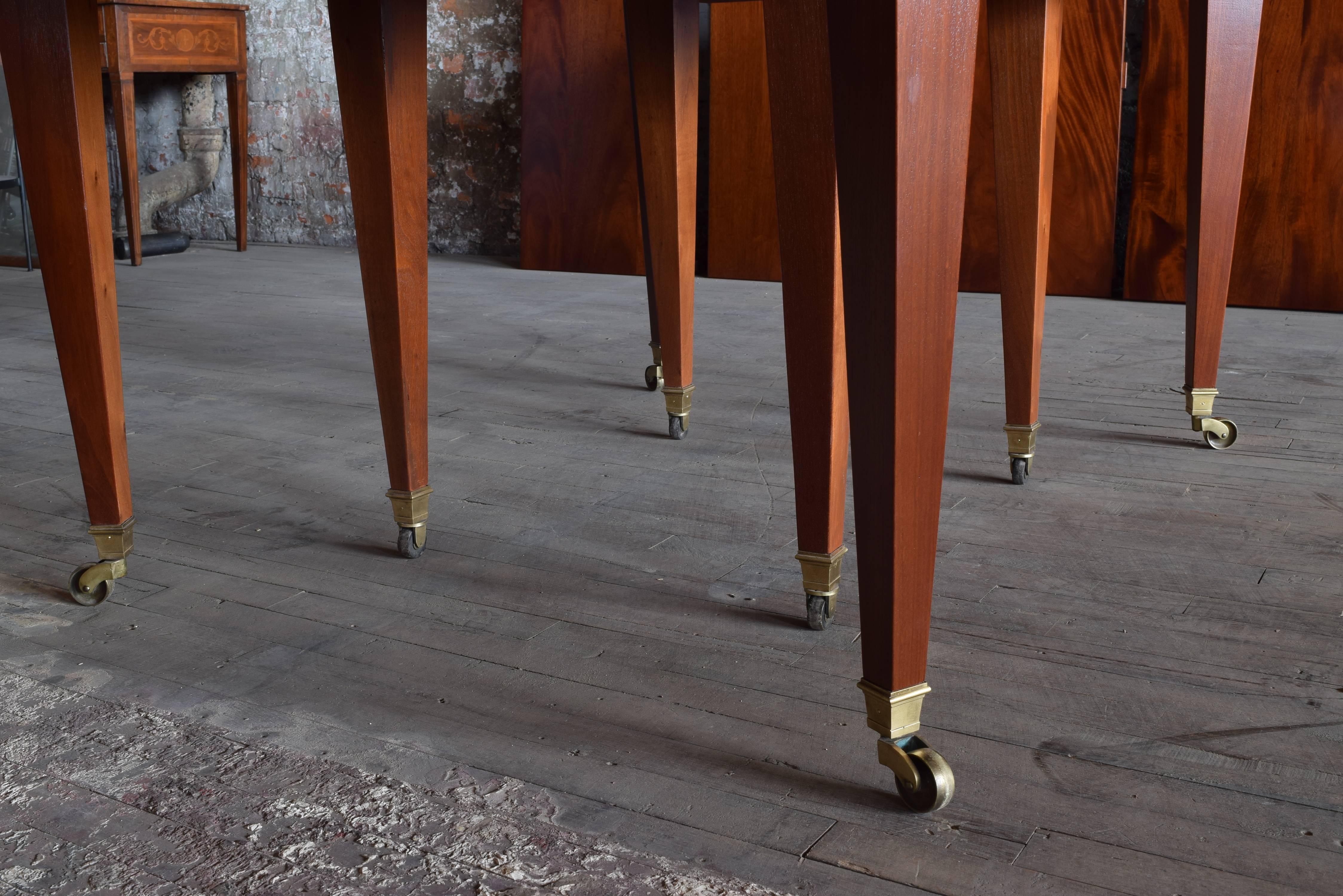 French Neoclassical Style Large Mahogany Dining Table, 20th Century 5