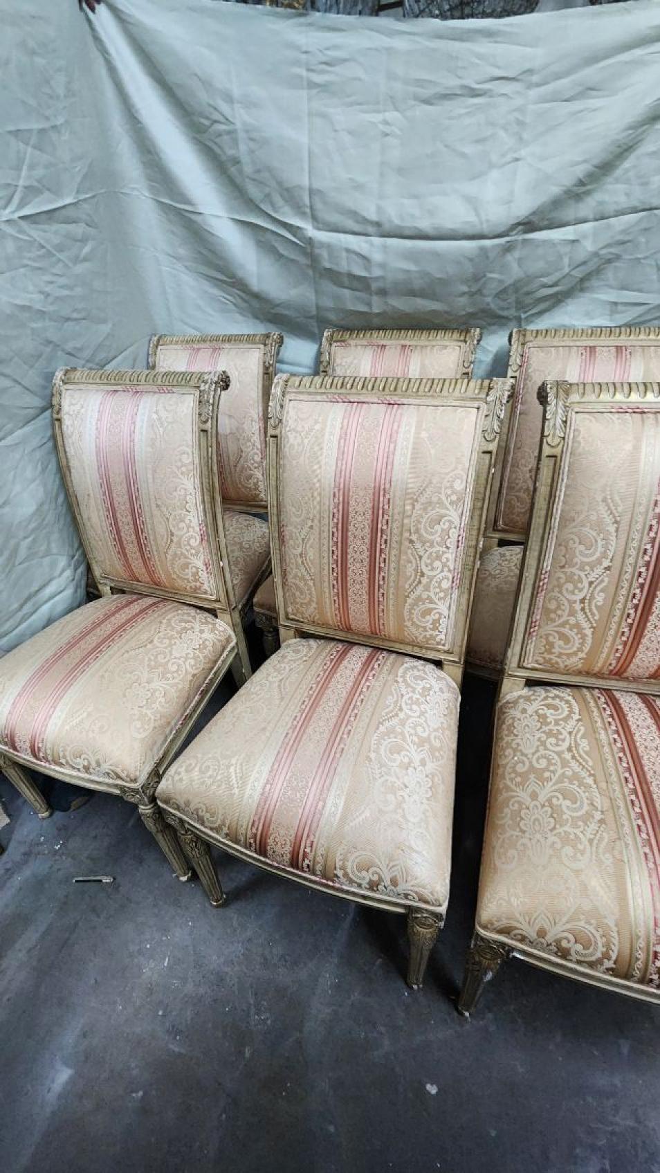 Französische Stühle im neoklassischen Stil, bemalt, Louis XVI - Satz von 6 (19. Jahrhundert) im Angebot