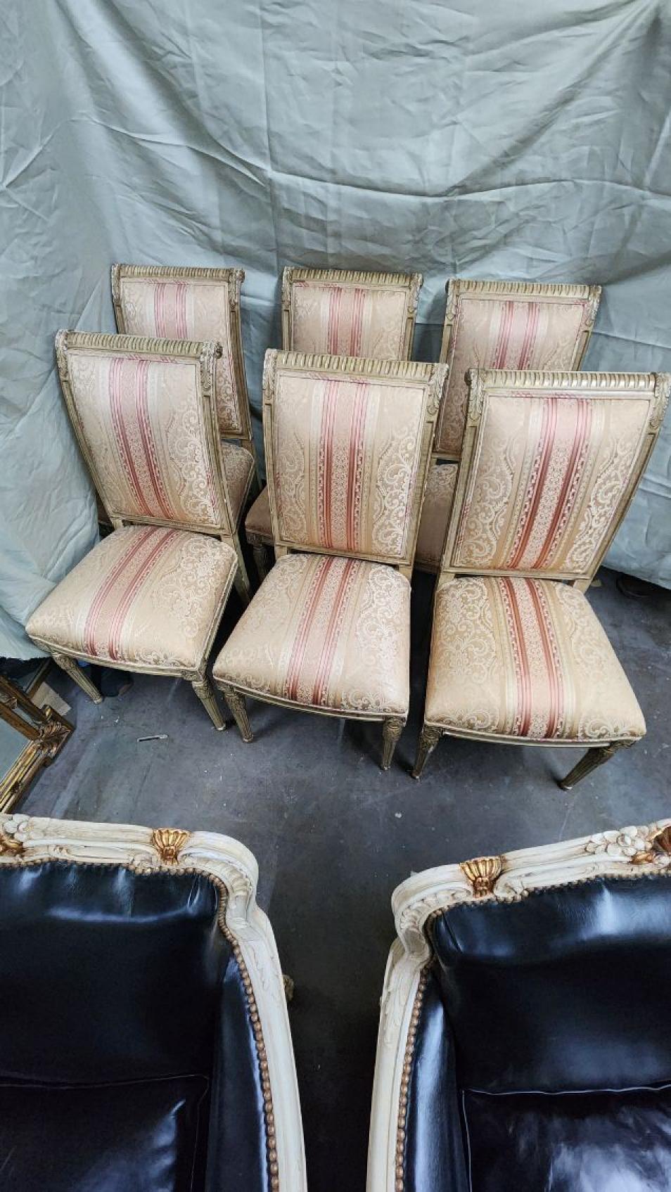 Französische Stühle im neoklassischen Stil, bemalt, Louis XVI - Satz von 6 (Stoff) im Angebot