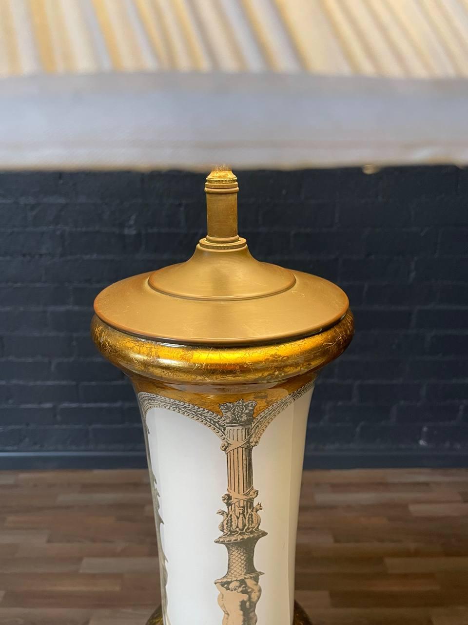 Französisch Neoklassischen Stil Reverse gemalt Glas mit klassischen männlichen figuralen Motiven (Metall) im Angebot