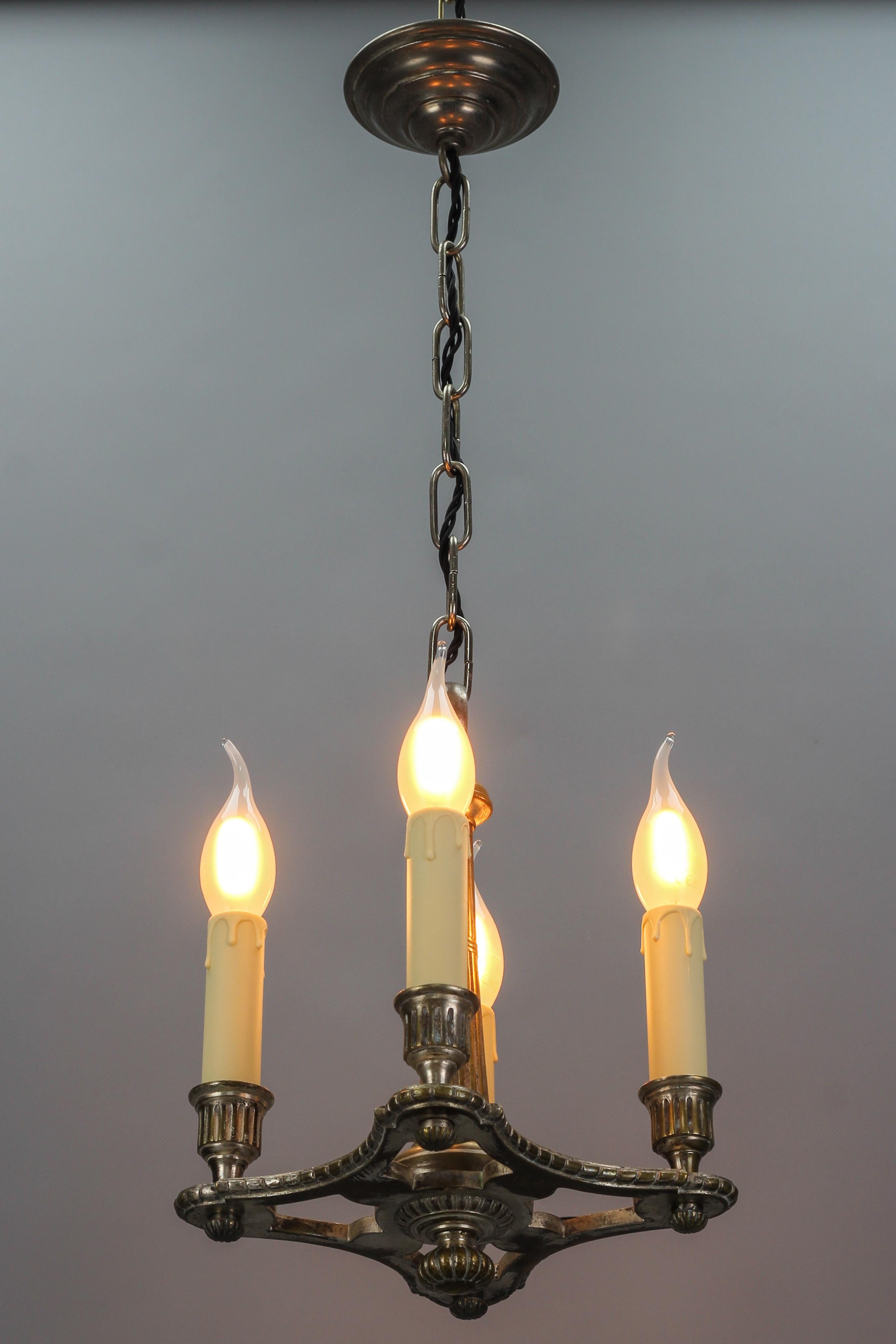 Early 20th Century French Neoclassical Style Silver Color Brass Four-Light Chandelier, circa 1920 For Sale
