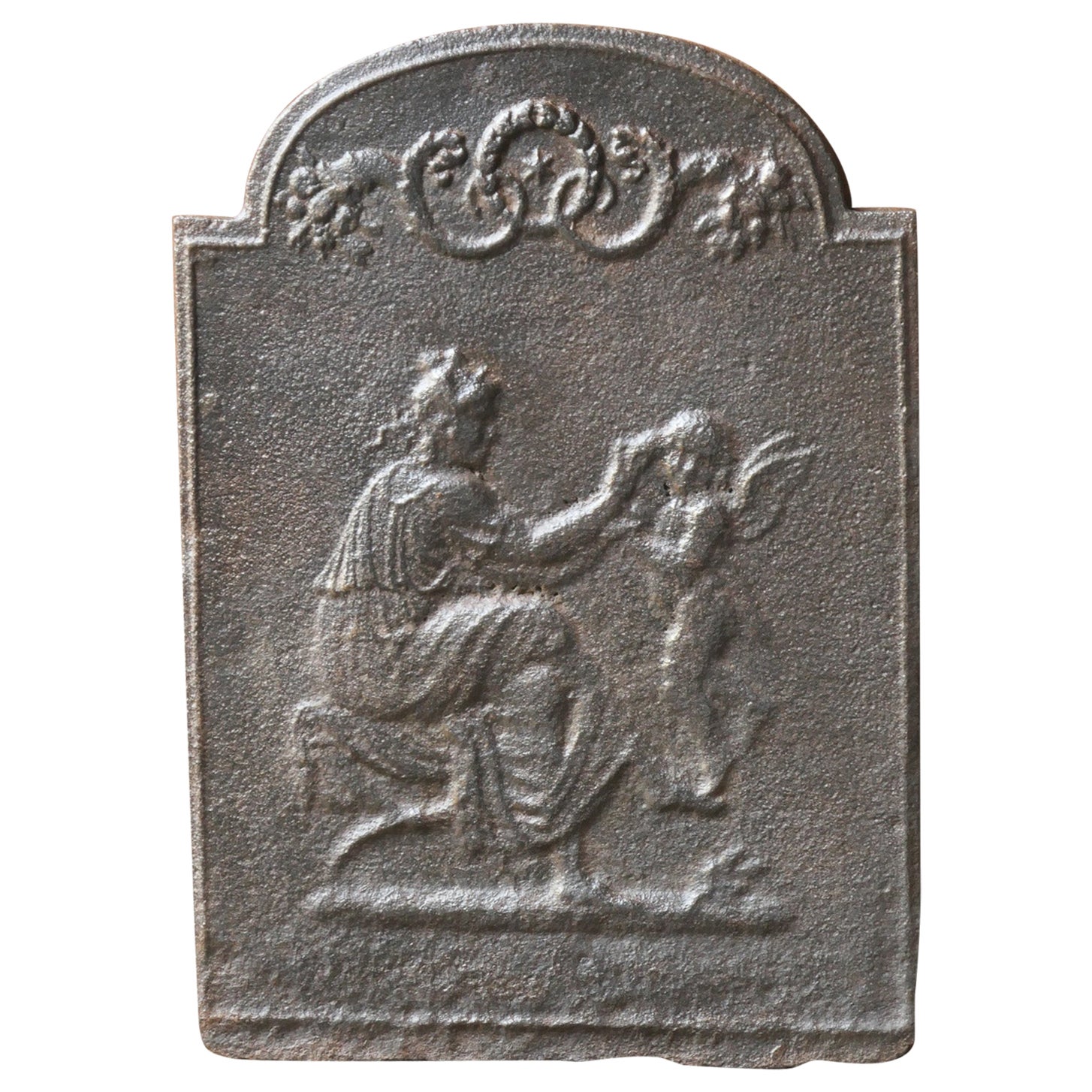 Schienale del caminetto in stile neoclassico francese "Donna con Cupido