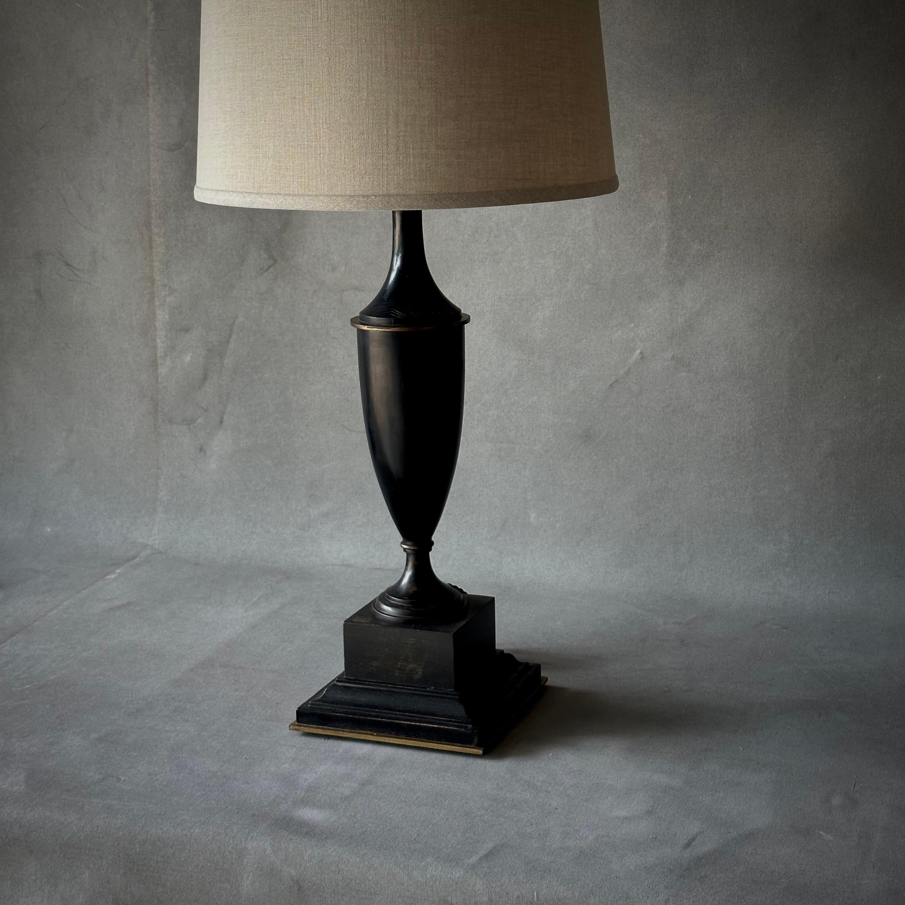 French Neoclassical Table Lamp In Good Condition In Los Angeles, CA