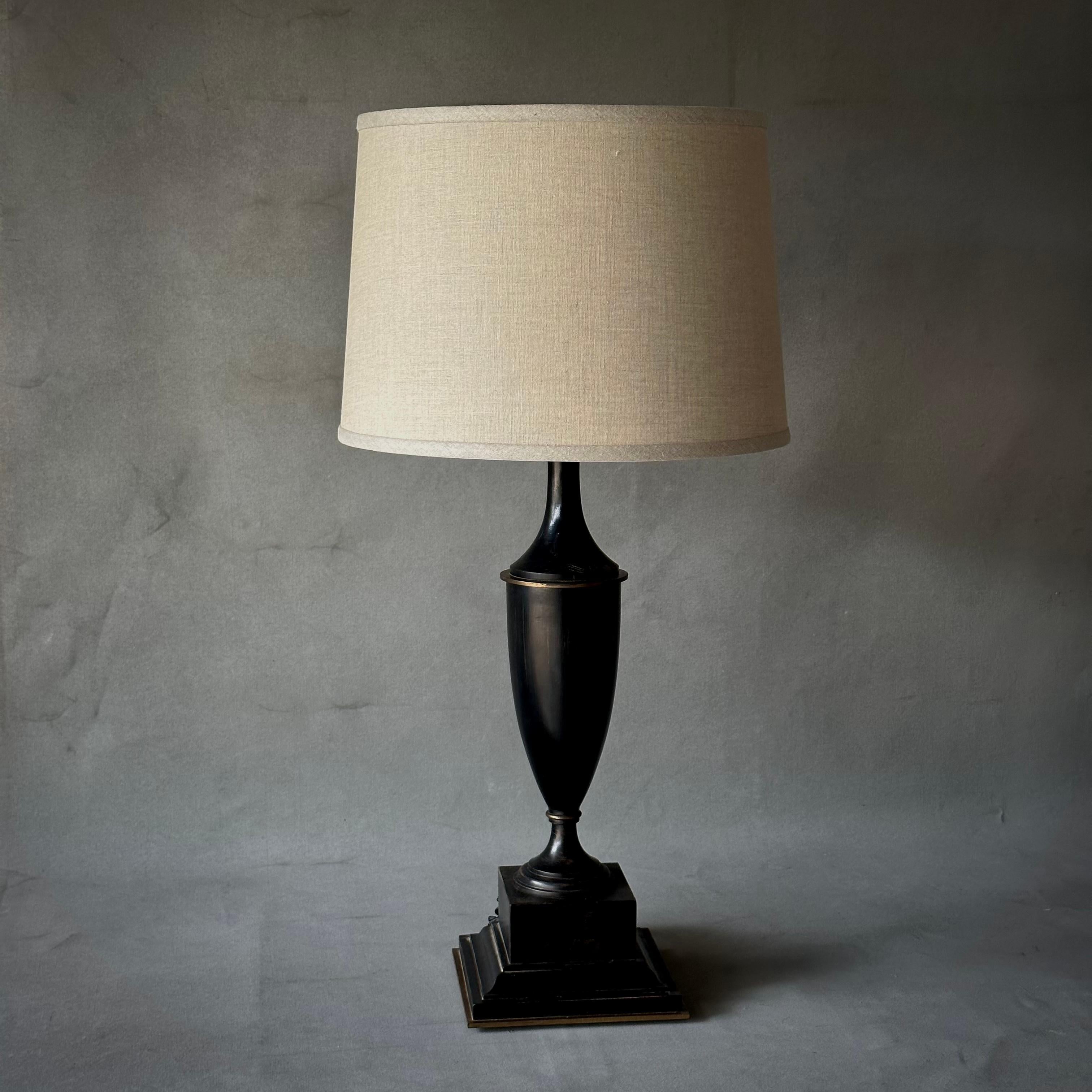 French Neoclassical Table Lamp 2