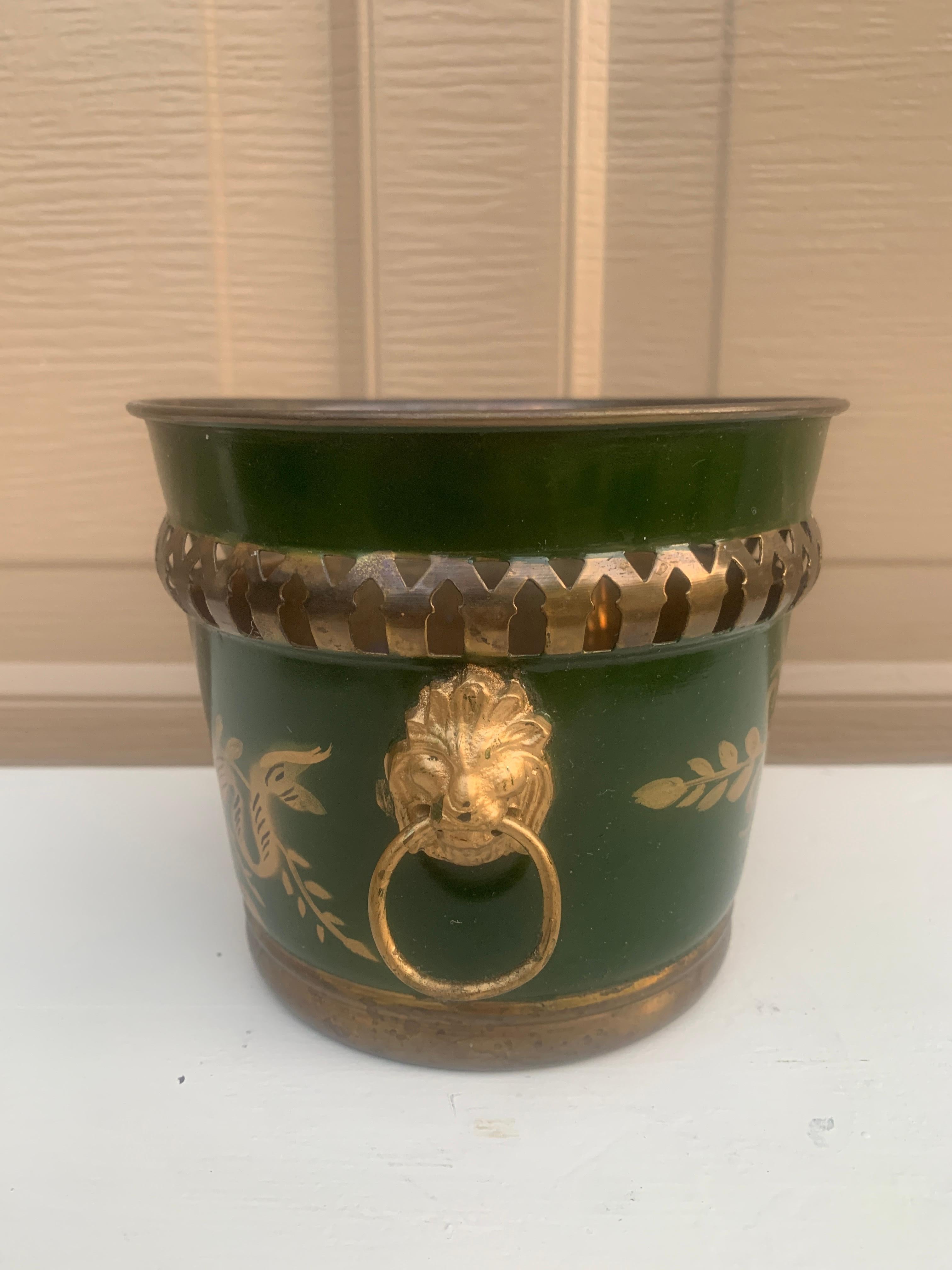 French Neoclassical Tole Green & Gold Cachepot Planter Vase With Lion Heads For Sale 1