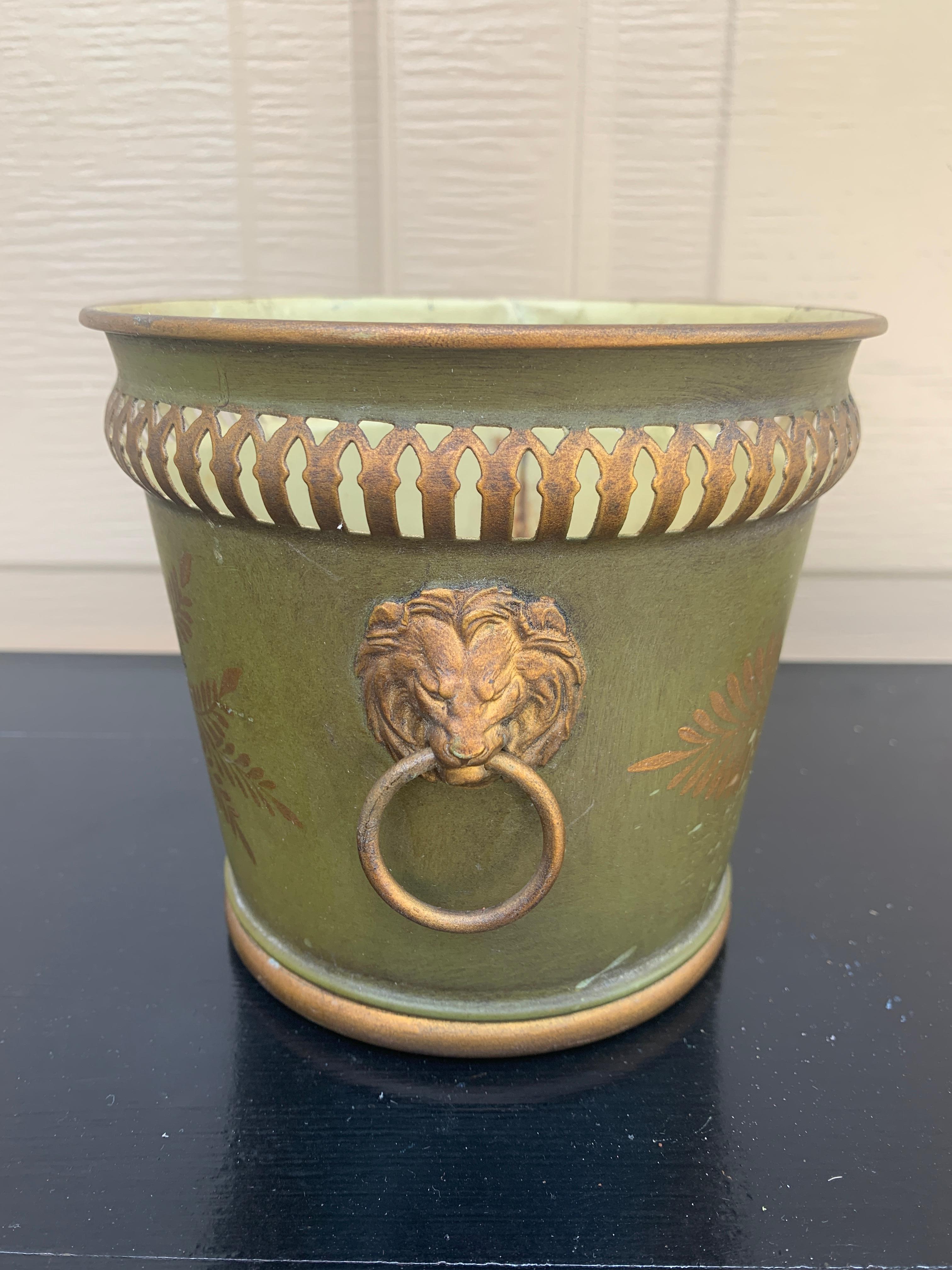 French Neoclassical Tole Green & Gold Cachepot Planter Vase With Lion Heads For Sale 1