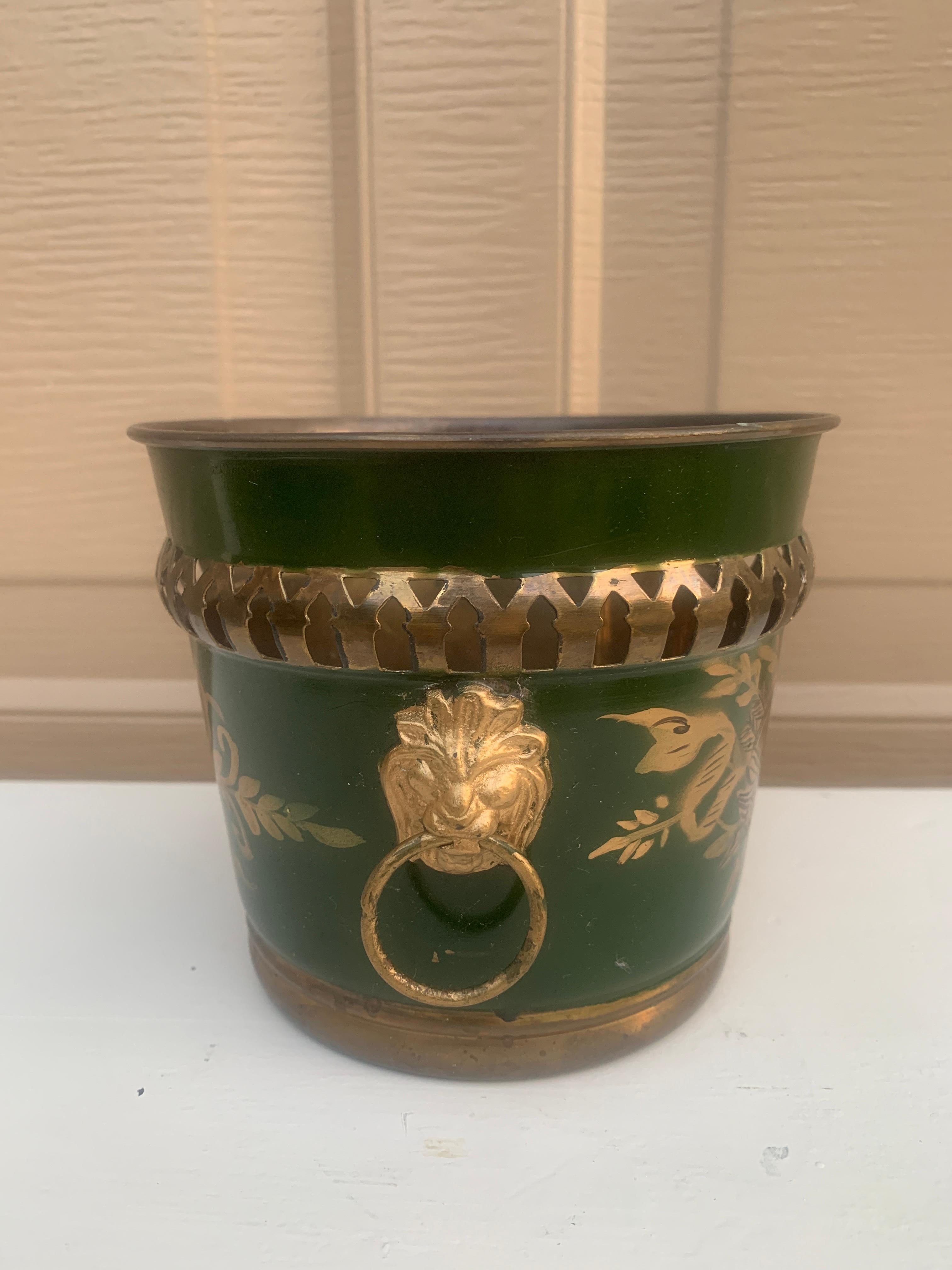 French Neoclassical Tole Green & Gold Cachepot Planter Vase With Lion Heads For Sale 3