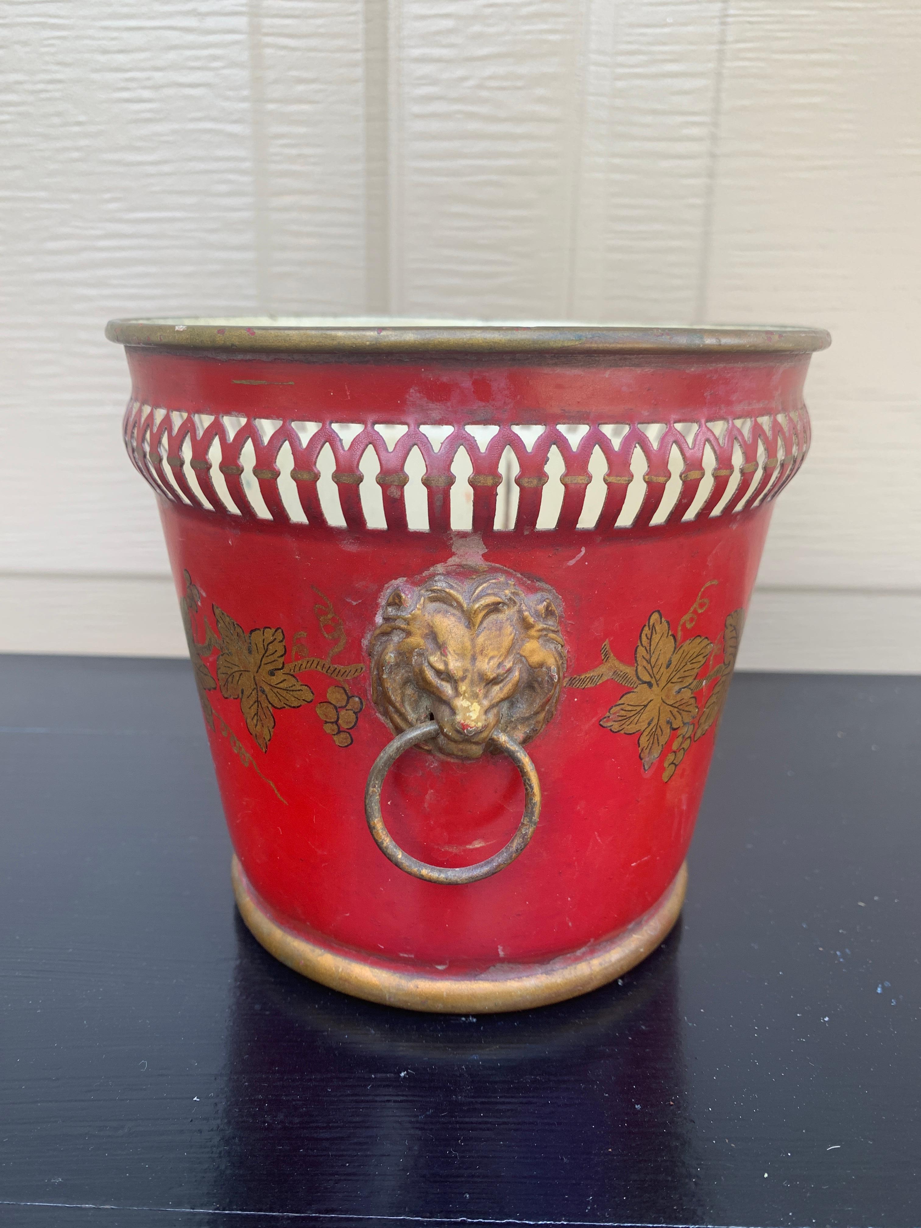 French Neoclassical Tole Red & Gold Cachepot Planter Vase With Lion Heads For Sale 1