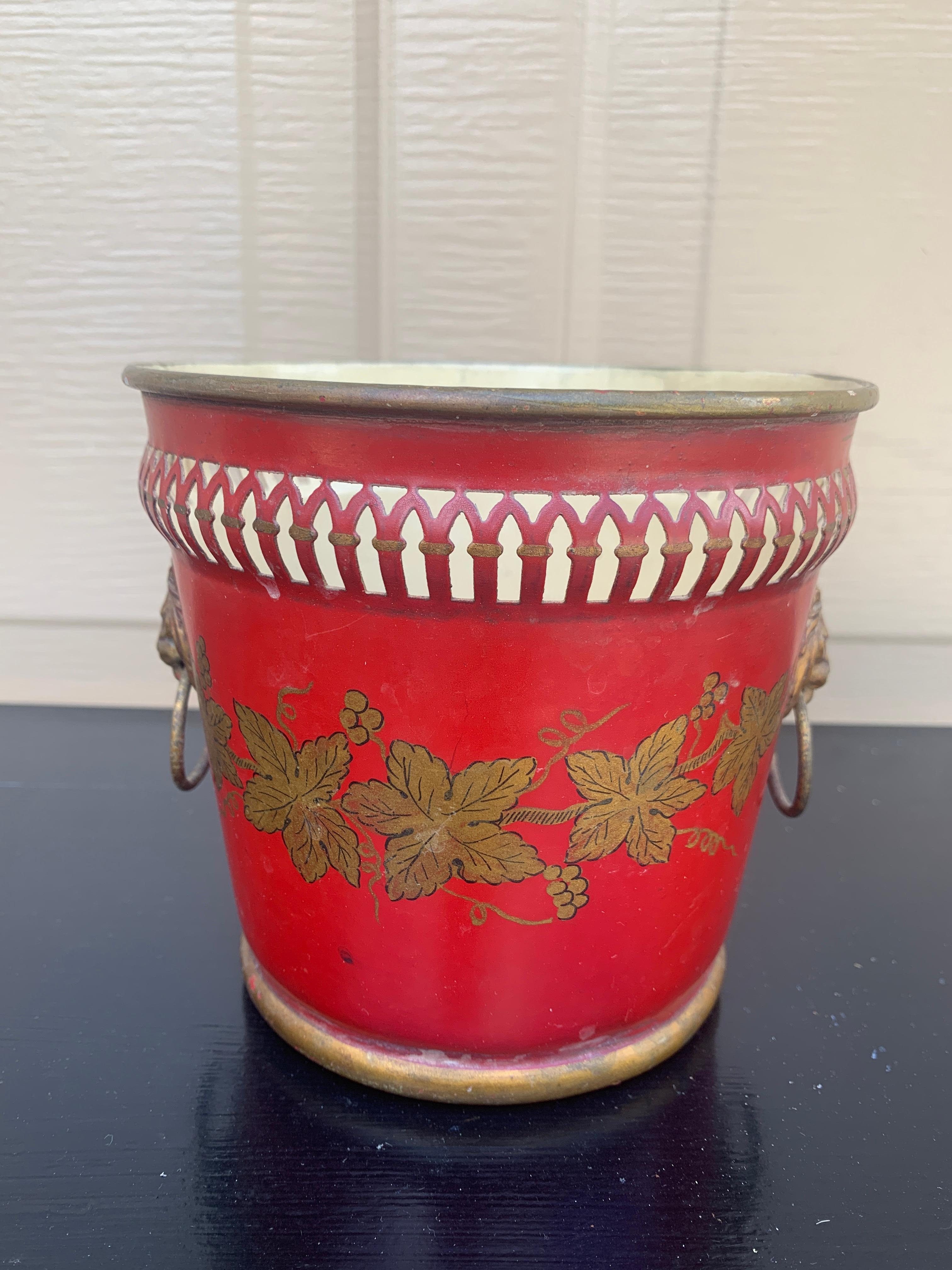 French Neoclassical Tole Red & Gold Cachepot Planter Vase With Lion Heads For Sale 2