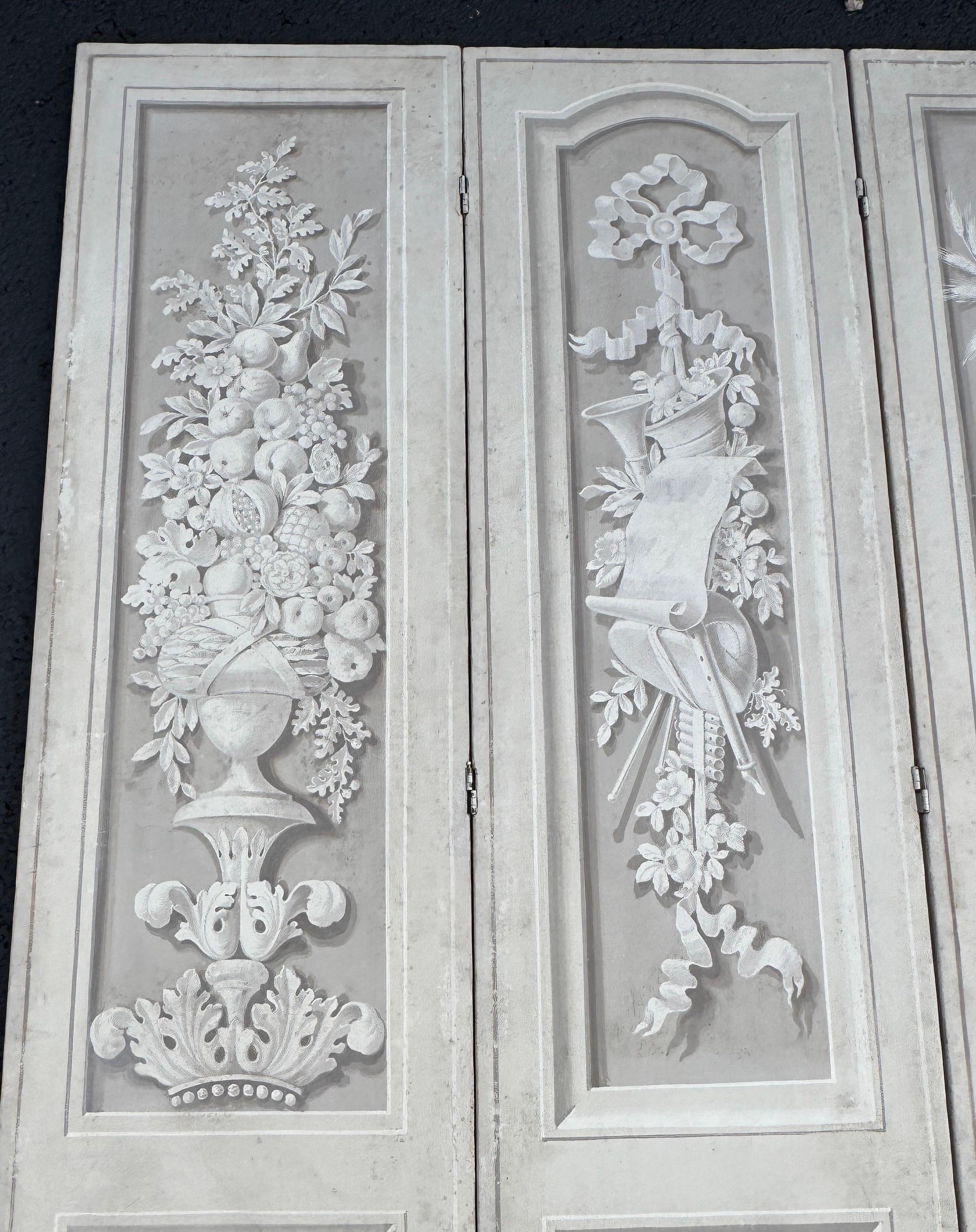Französischer neoklassizistischer Trompe-l'oeile-Schmink Raumteiler mit vier Tafeln (Frühes 20. Jahrhundert)