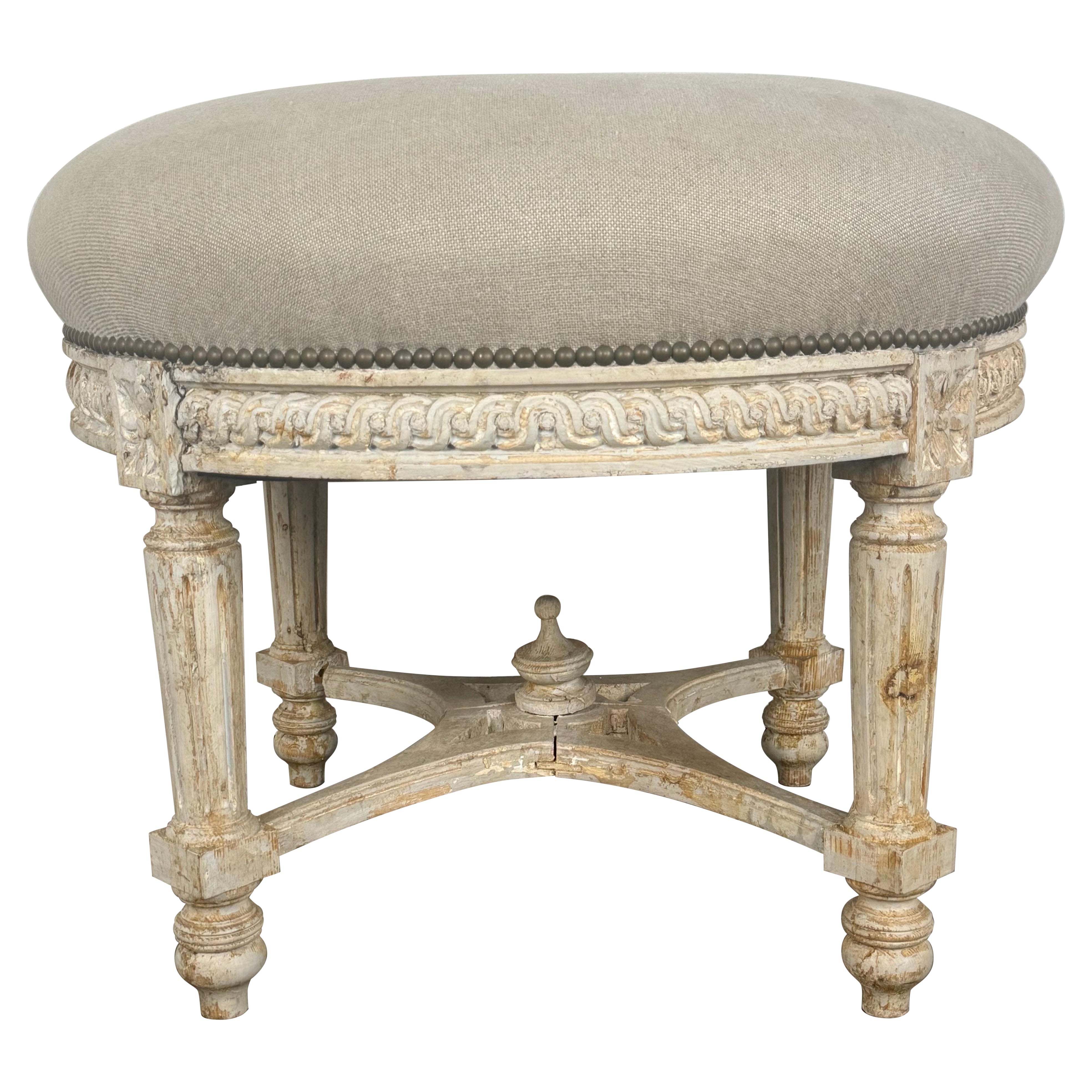 French Neoclassical upholstered ottoman, early 20th century. en venta