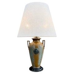 Lampada da tavolo neoclassica francese a forma di urna