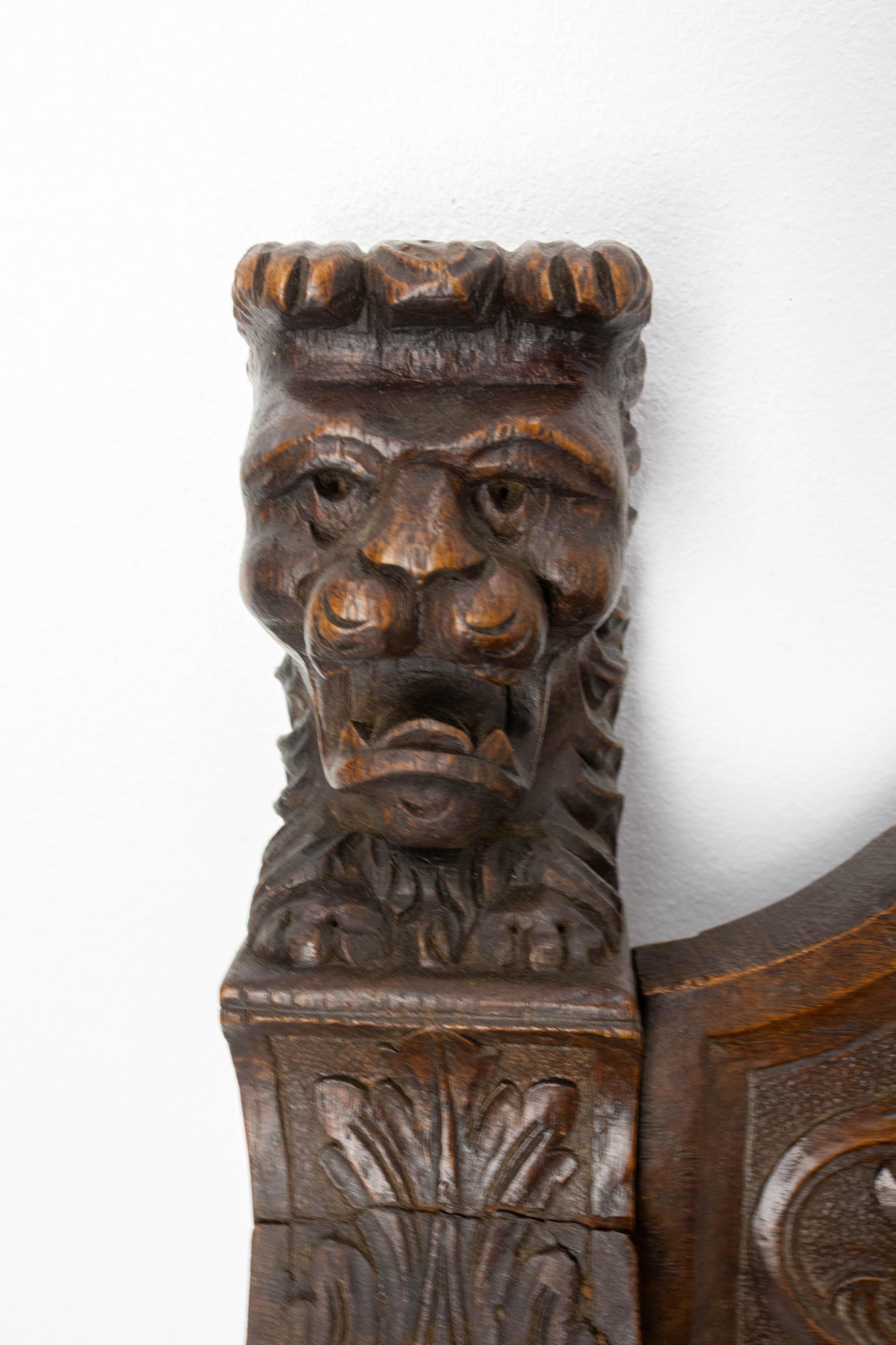 Fauteuil Curule en châtaignier néogothique à deux têtes de lion, français, vers 1900 en vente 5