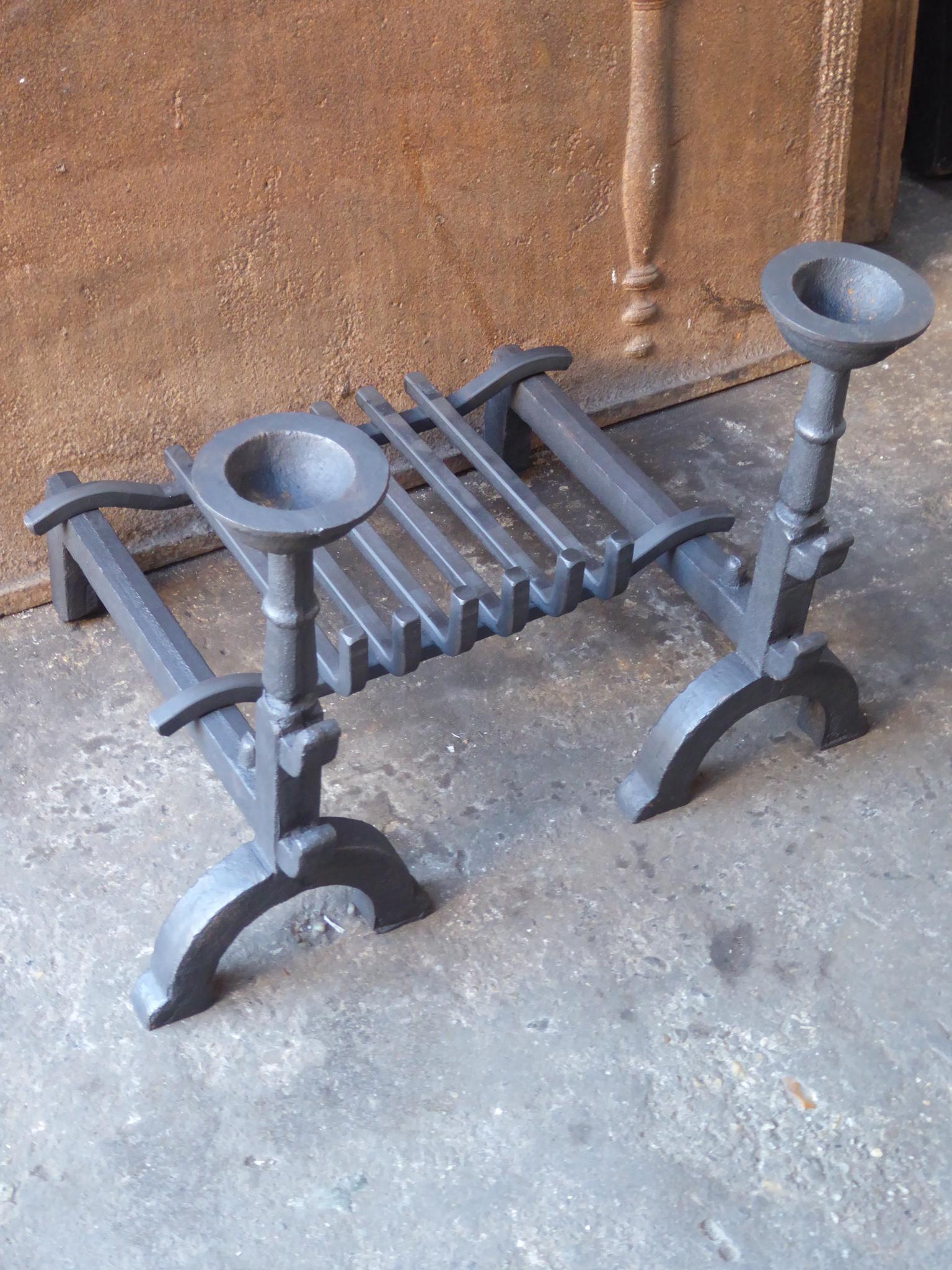 French Neogothic Fire Grate, Fireplace Grate In Good Condition For Sale In Amerongen, NL