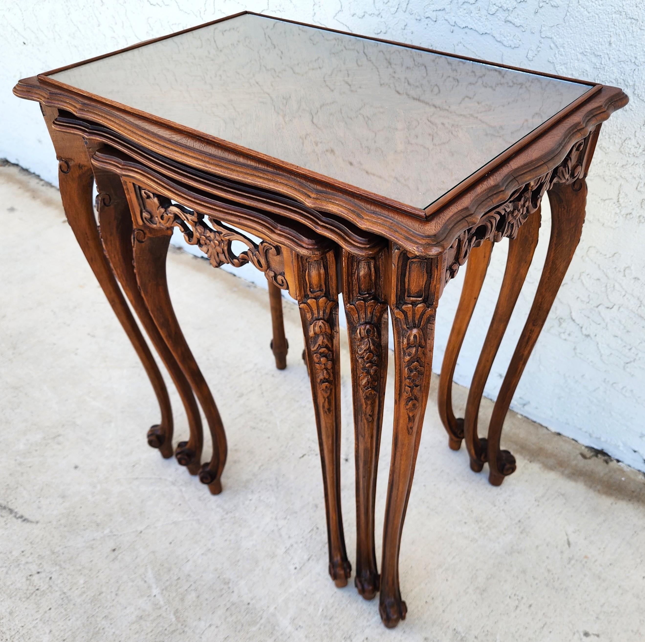 Französische Nisttische Nussbaum Vintage By (Französische Provence) im Angebot