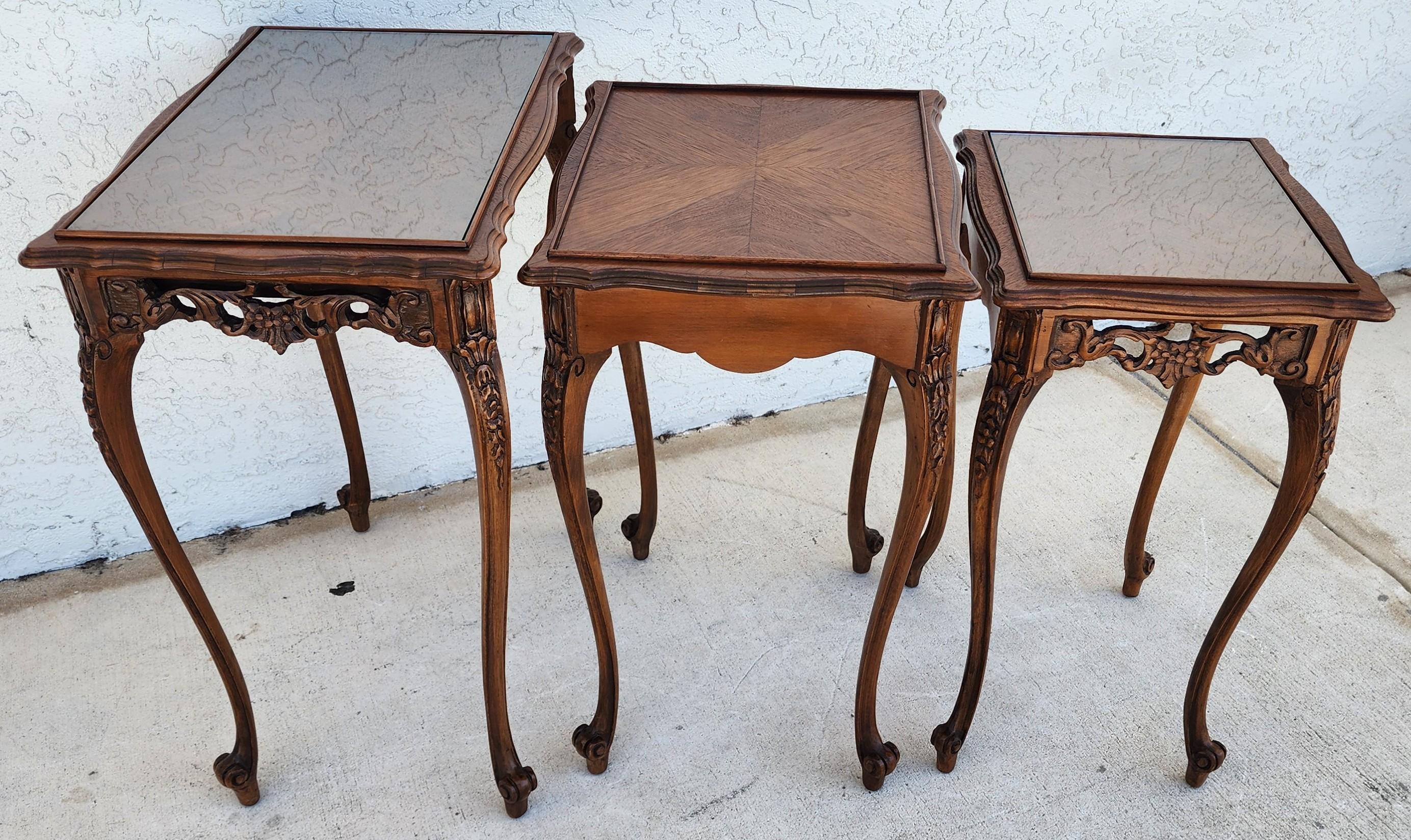 Französische Nisttische Nussbaum Vintage By im Angebot 1