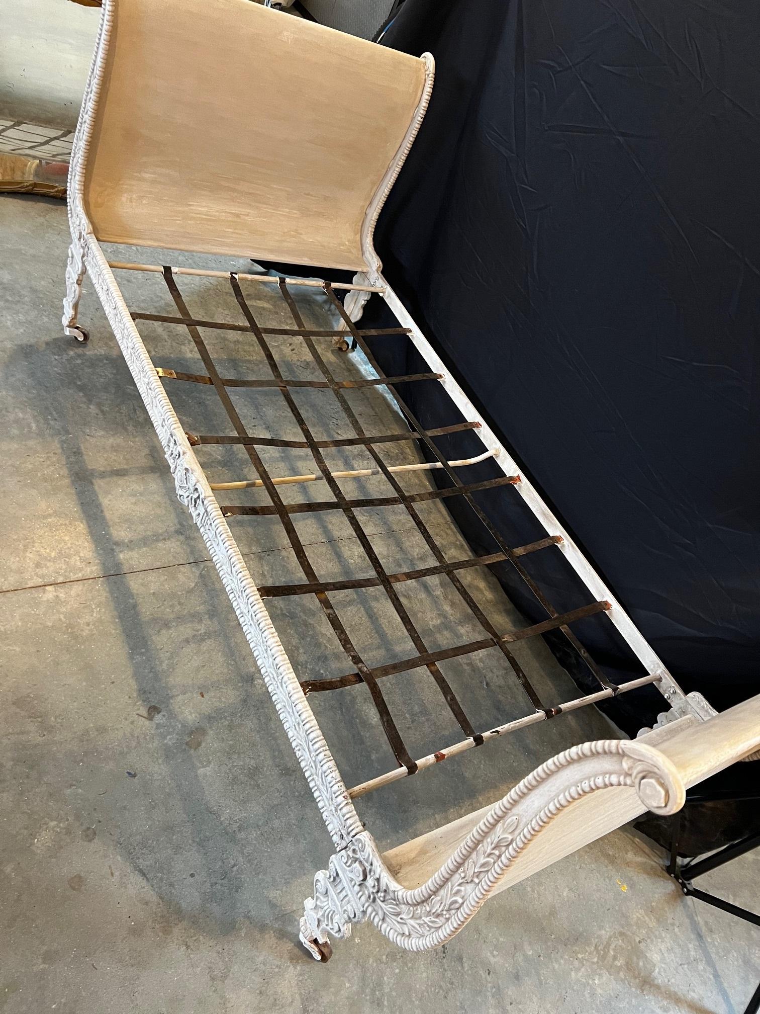 French Newly Upholstered & Painted Iron Empire Daybed from Paris For Sale 3