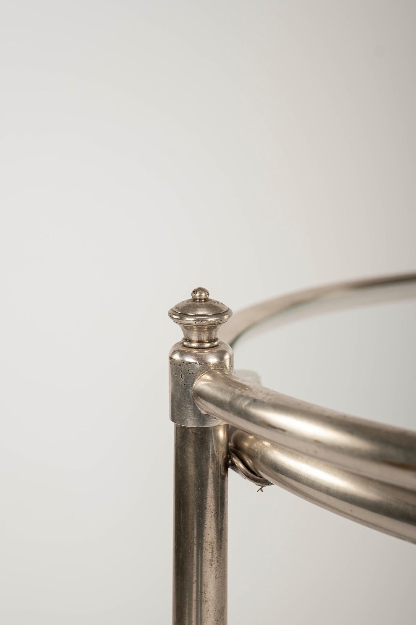 20ième siècle Chariot de bar en verre en bronze nickelé en vente