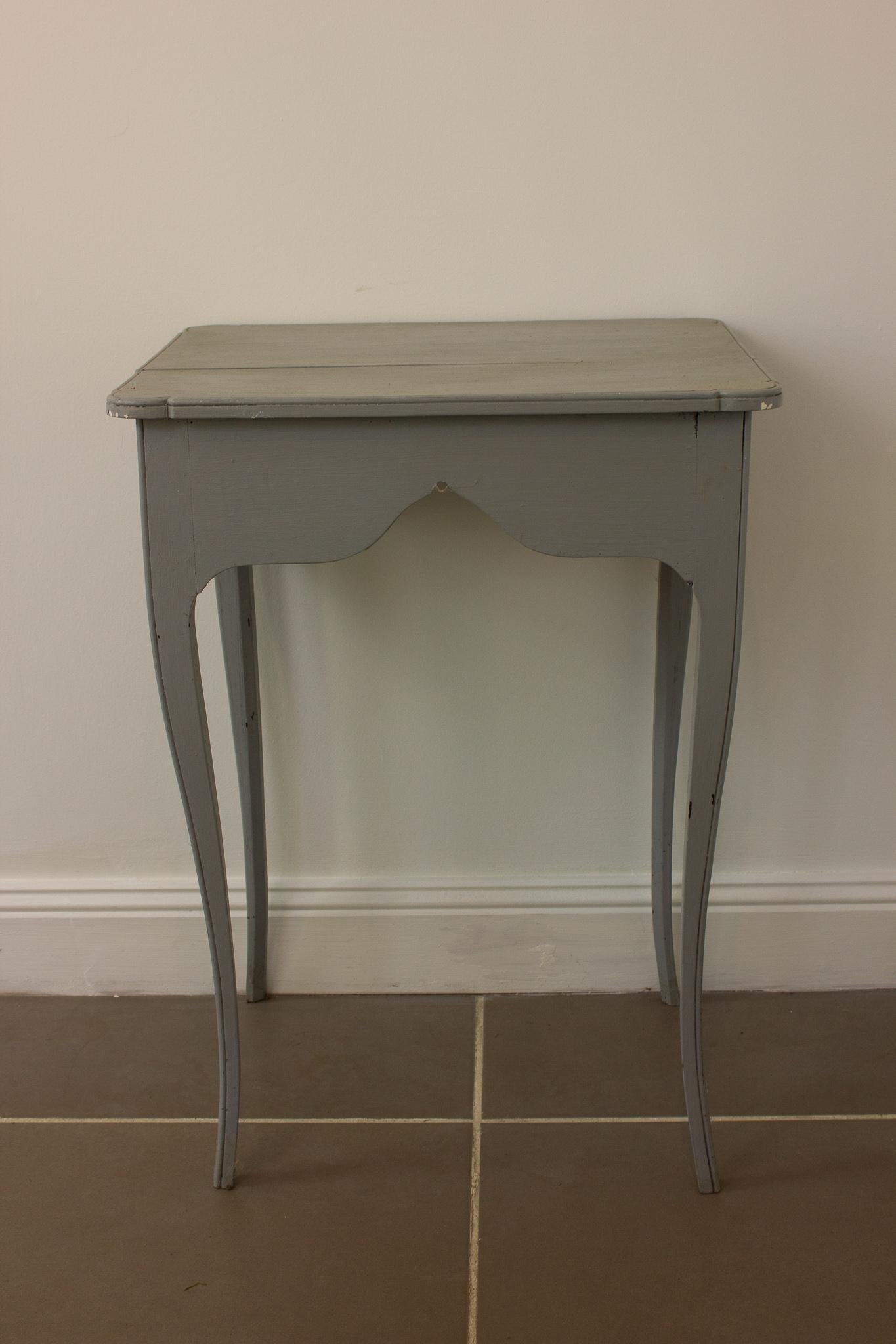 French Nightstand Bedside - Gray patina- painted - Louis XV Style - 1950 France  In Good Condition For Sale In Beuzevillette, FR