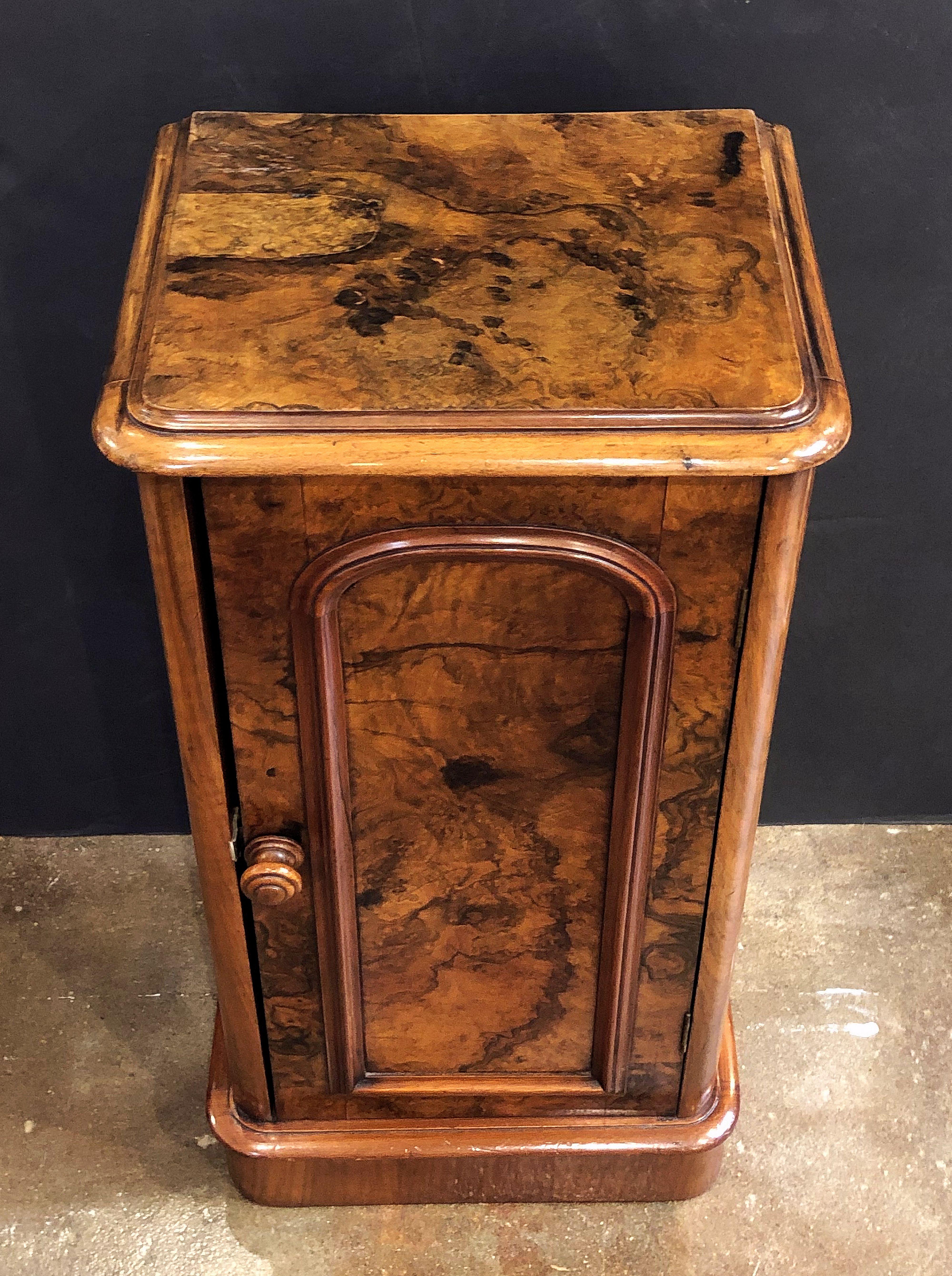 French Nightstand or Bedside Table of Burled Walnut 4