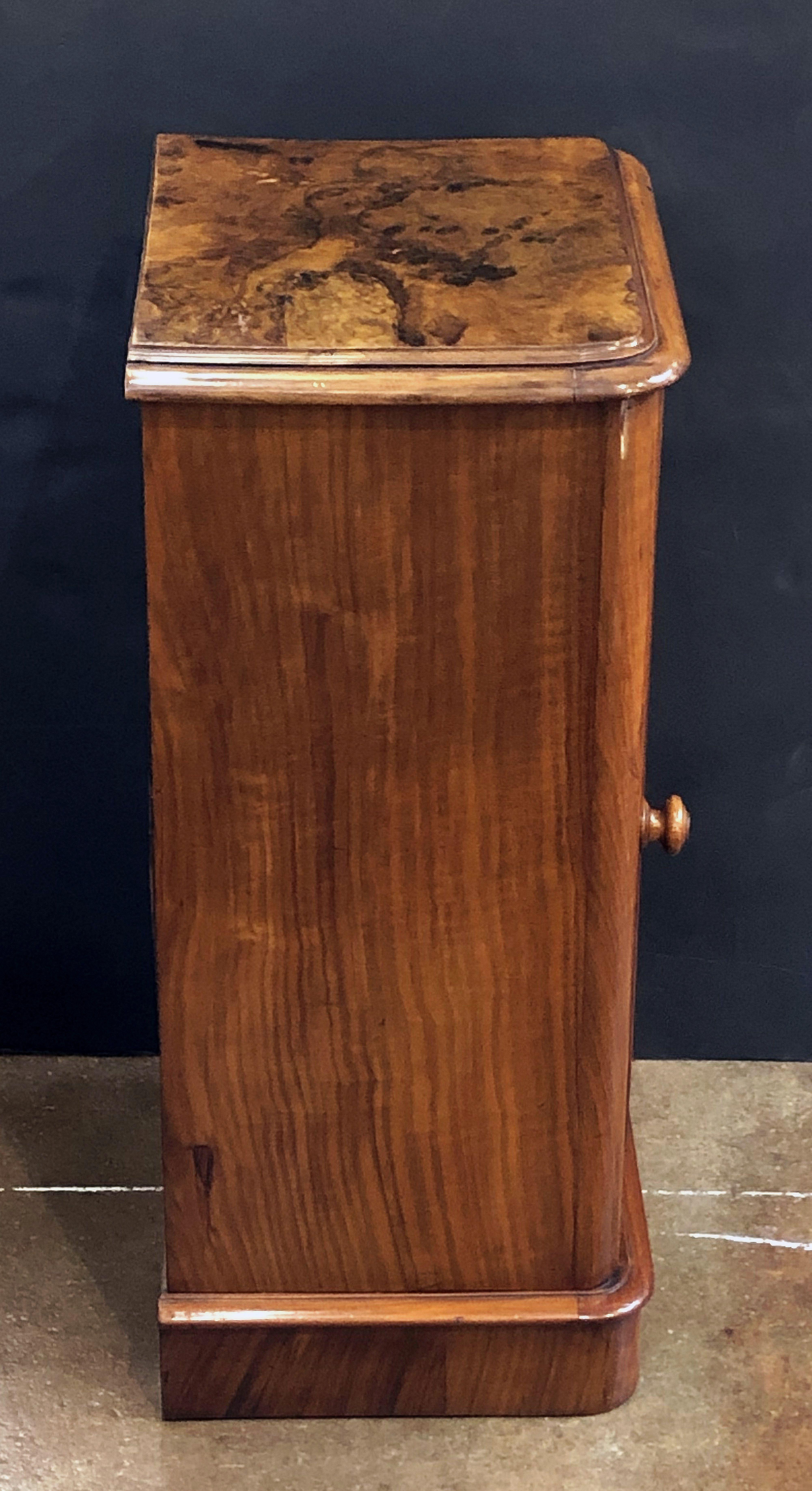 French Nightstand or Bedside Table of Burled Walnut 1