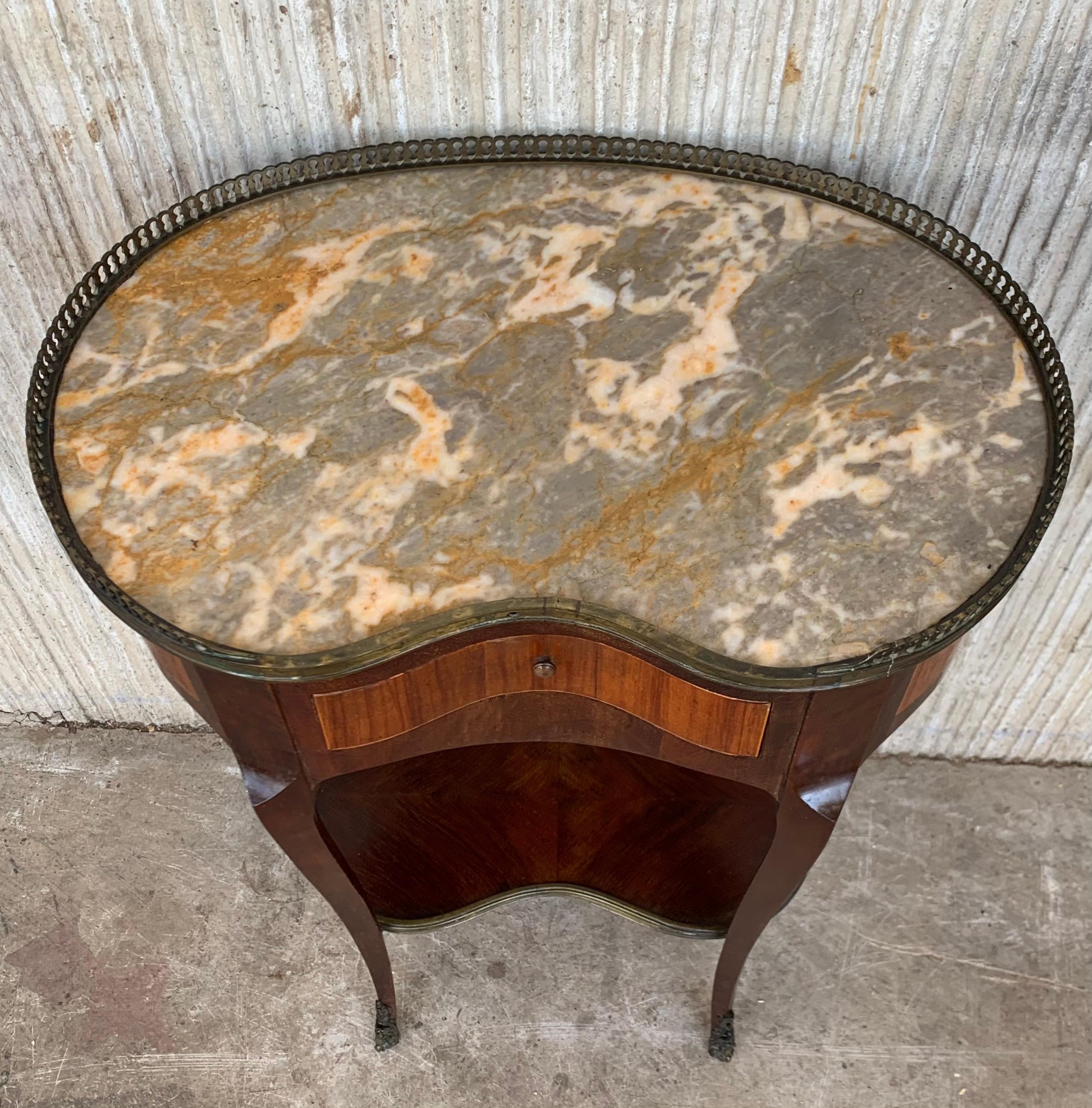 French Nightstand or Side Cabinet Tables Louis XVI Style In Good Condition In Miami, FL