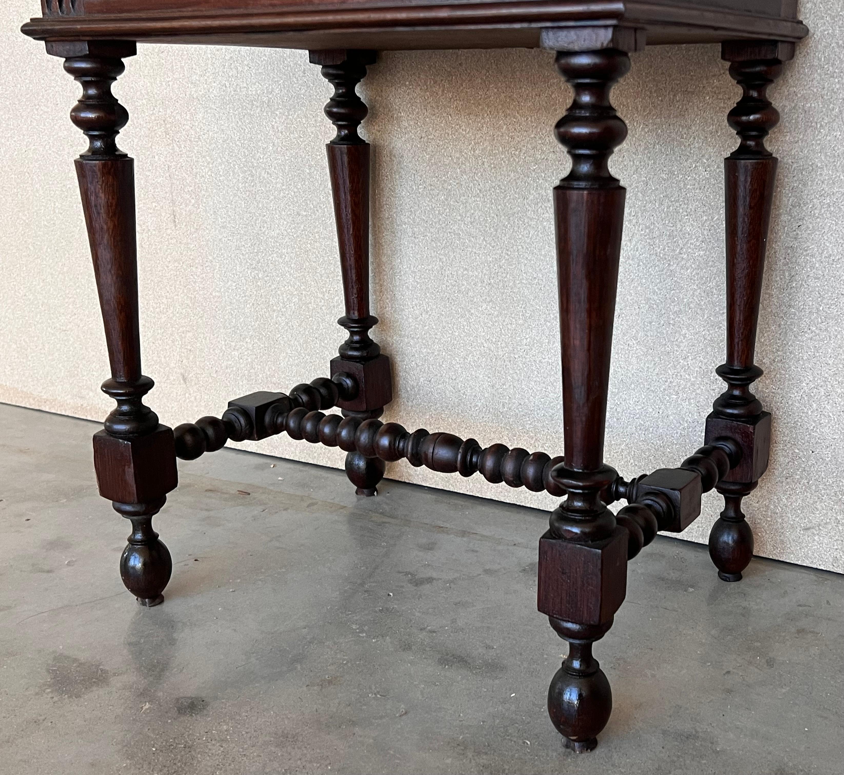 French Nightstands in Solid Carved Oak with Turned Columns, Set of 2 For Sale 7