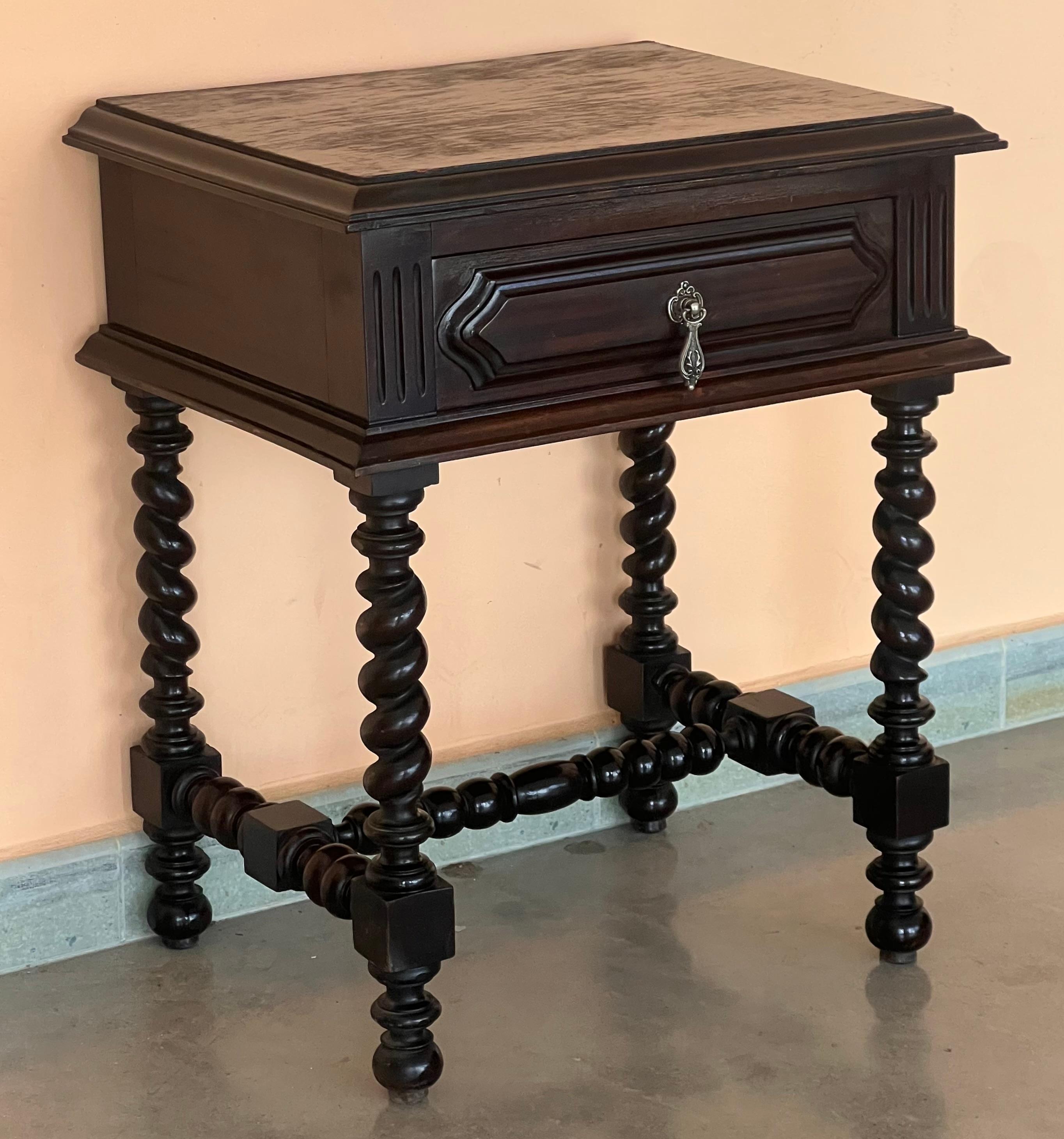 French Nightstands in Solid Carved Oak with Turned Columns, Set of 2 In Good Condition For Sale In Miami, FL