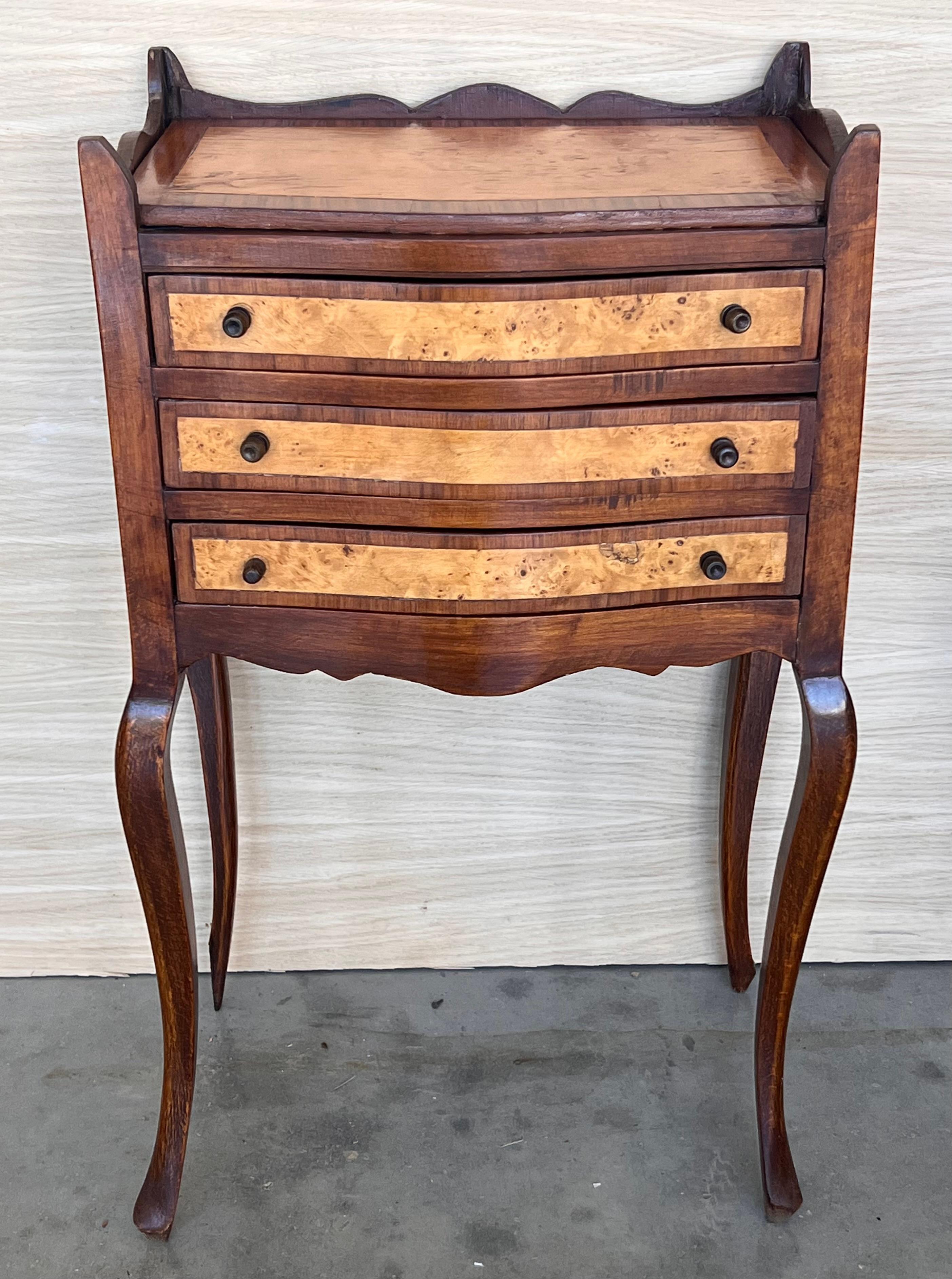 French Nightstands in Walnut with Three Drawers, 1940s, Set of 2 For Sale 1