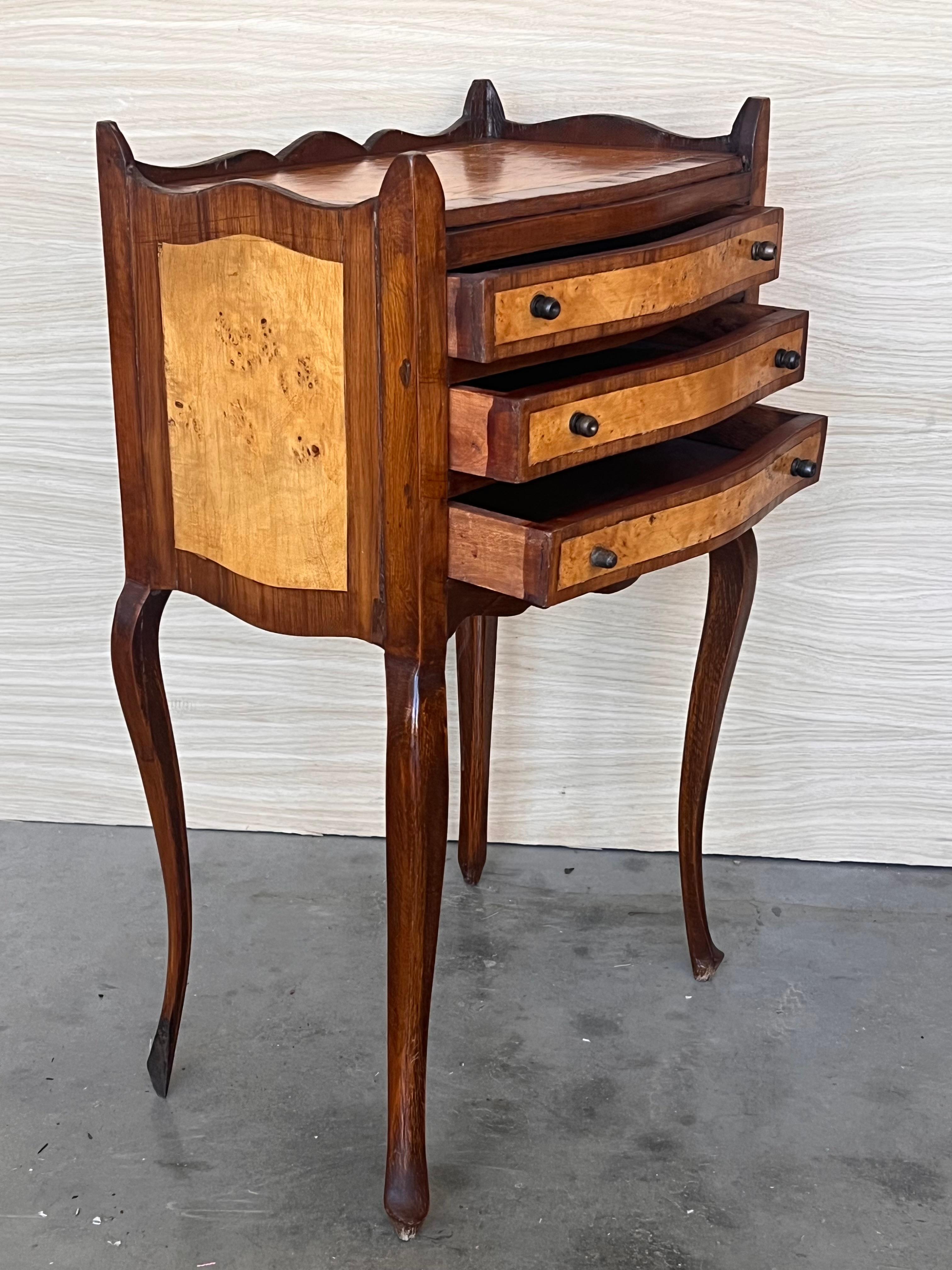 French Nightstands in Walnut with Three Drawers, 1940s, Set of 2 For Sale 3