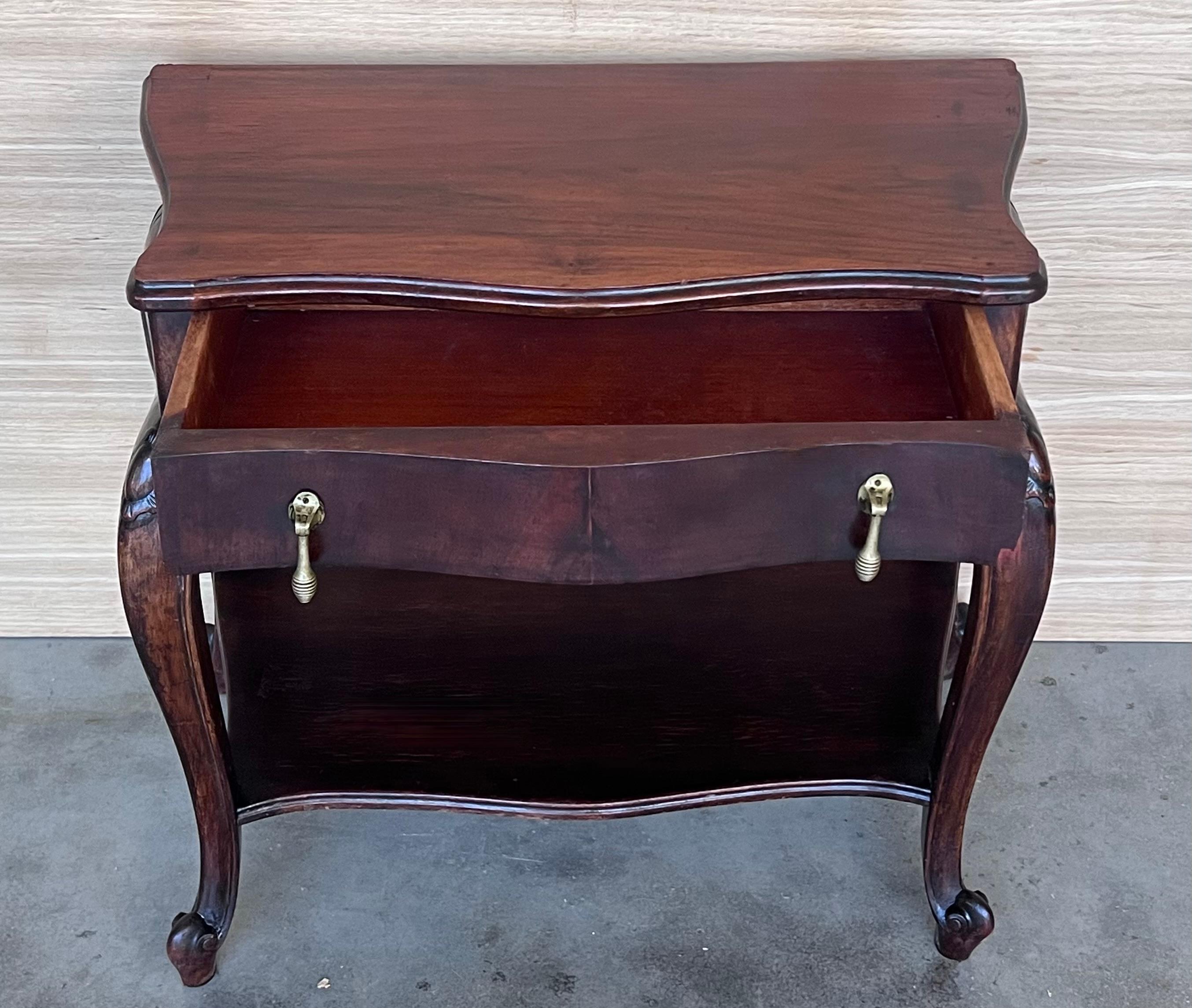 Comodini francesi con cassetti e gambe cabriole, 1900, Set di 2 in vendita 1