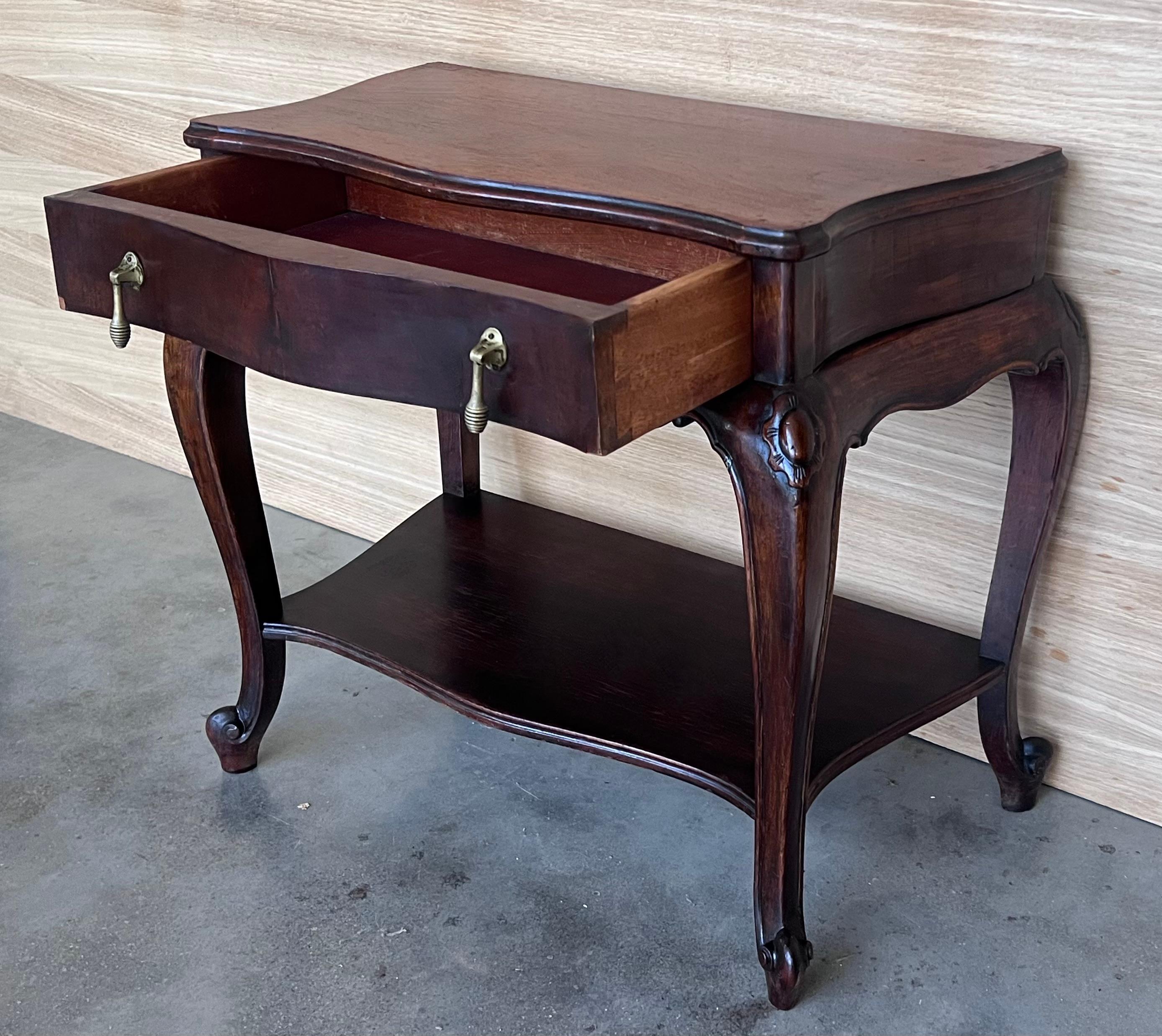 Comodini francesi con cassetti e gambe cabriole, 1900, Set di 2 in vendita 2