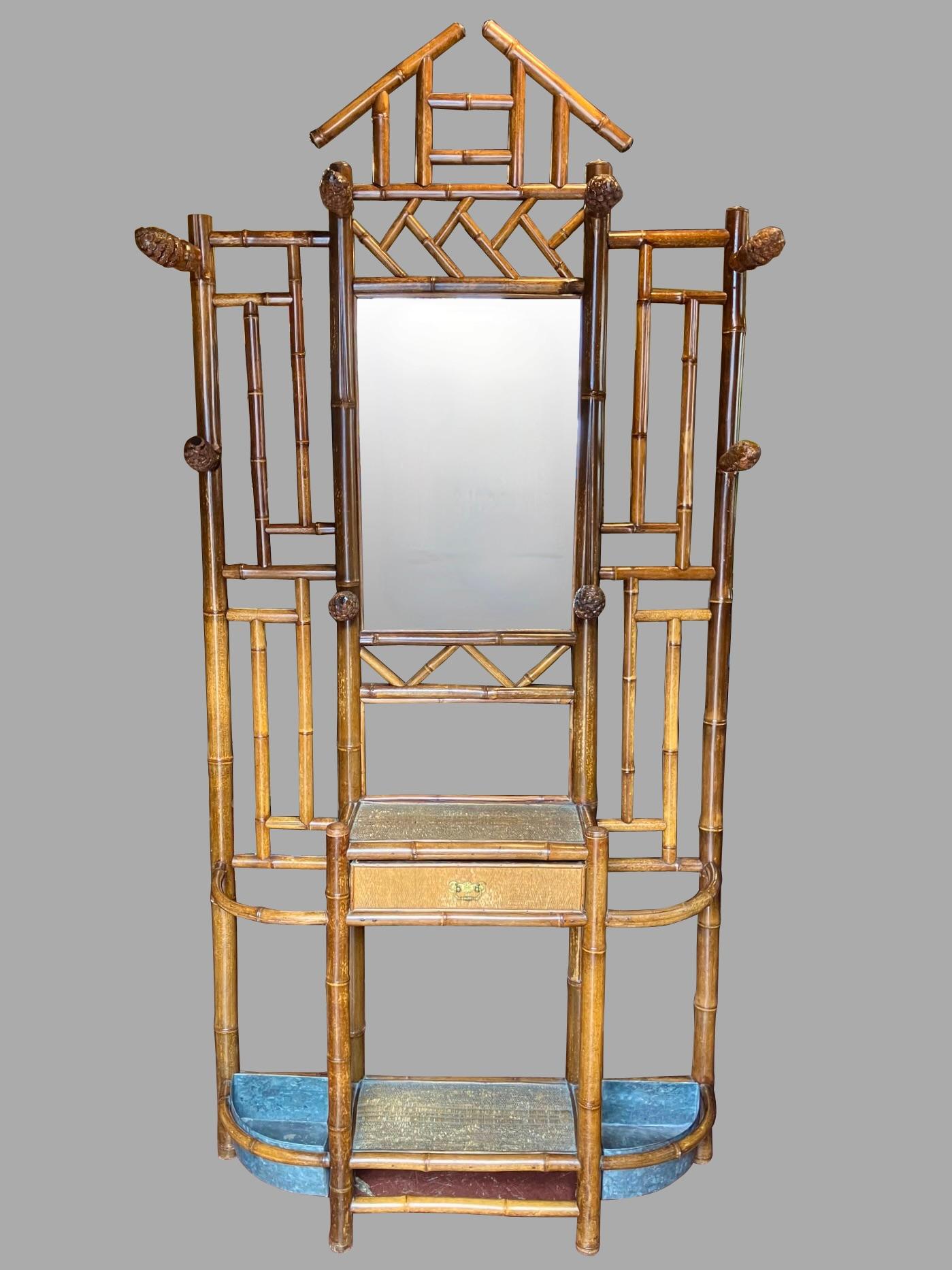 Arbre d'entrée en bambou français du XIXe siècle avec miroir central et tiroir en vente